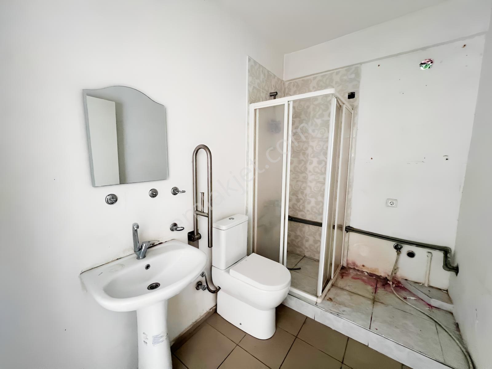 Fethiye Çarşı Caddesi'nde Kiralık Bahçeli Ticari Dükkan - Görsel 25