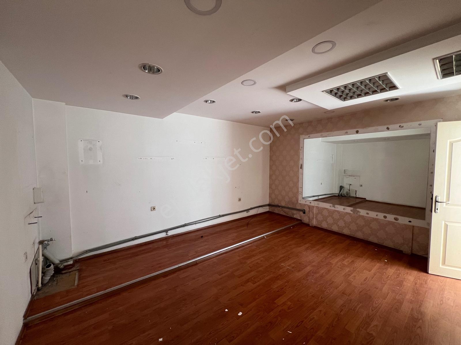 Fethiye Çarşı Caddesi'nde Kiralık Bahçeli Ticari Dükkan - Görsel 19