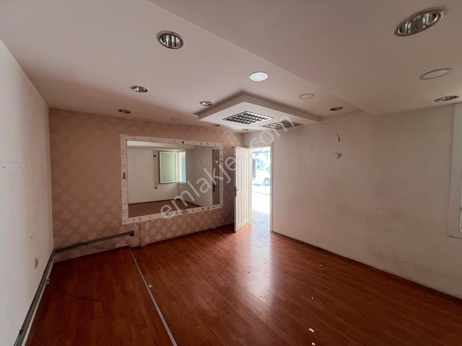 Fethiye Çarşı Caddesi'nde Kiralık Bahçeli Ticari Dükkan - Görsel 2