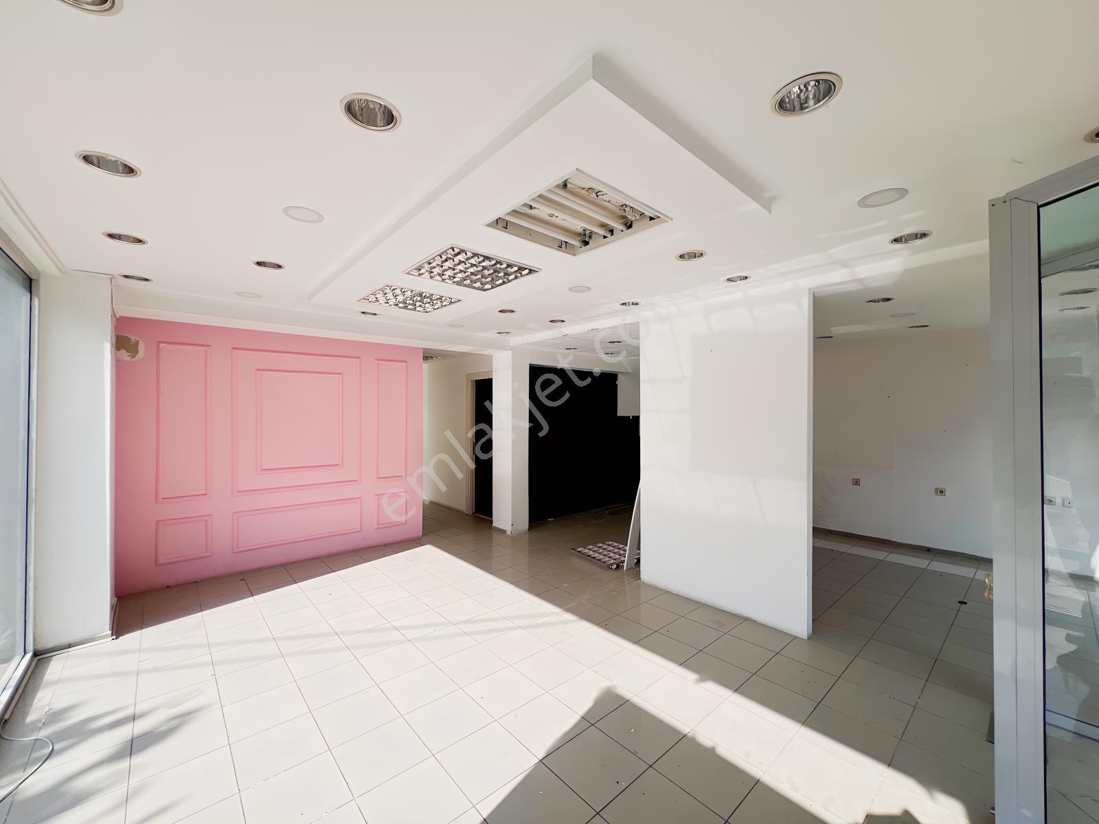Fethiye Çarşı Caddesi'nde Kiralık Bahçeli Ticari Dükkan - Görsel 12