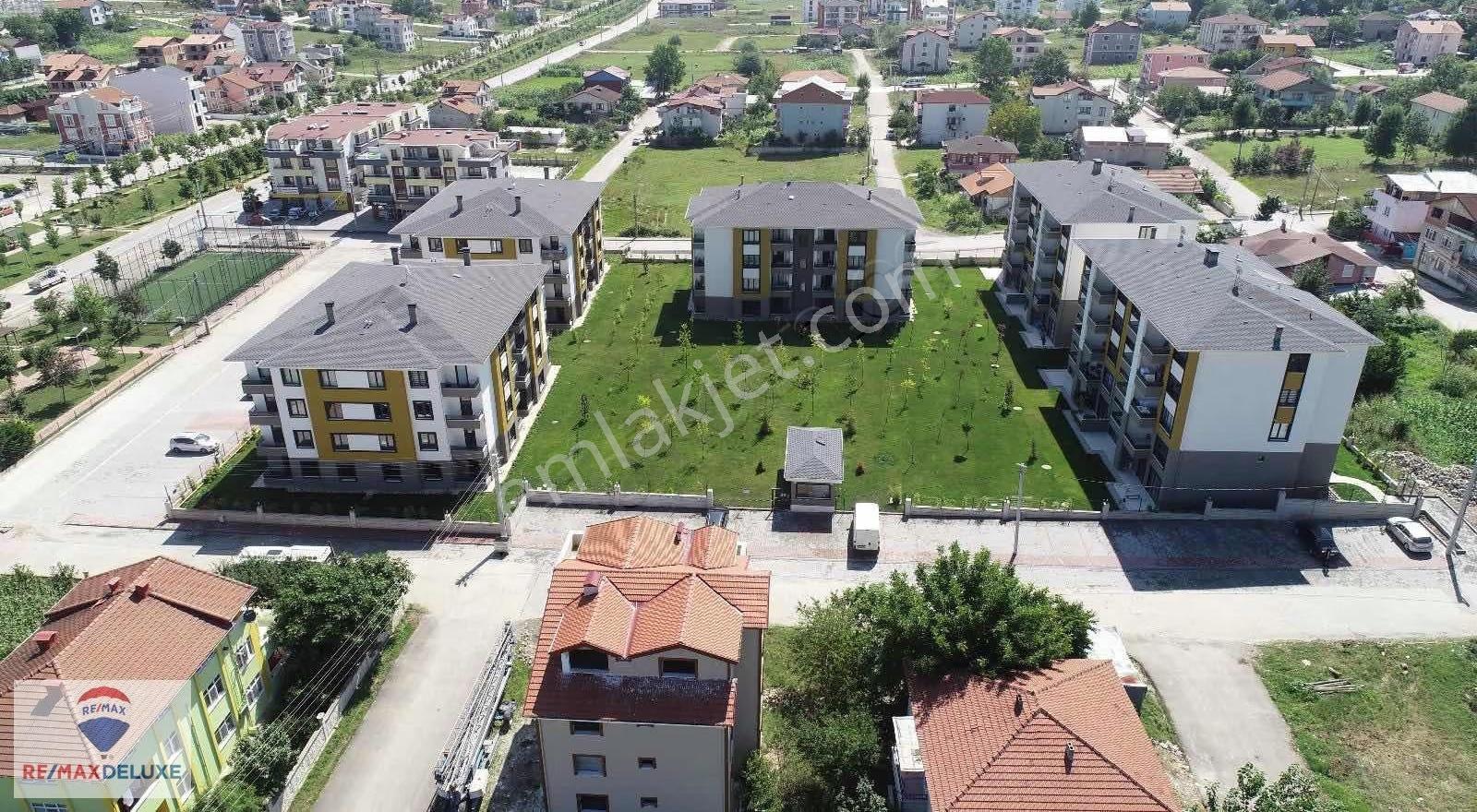 Bulvar Başiskele Sitesinde Satılık Arakat 2+1 Daire