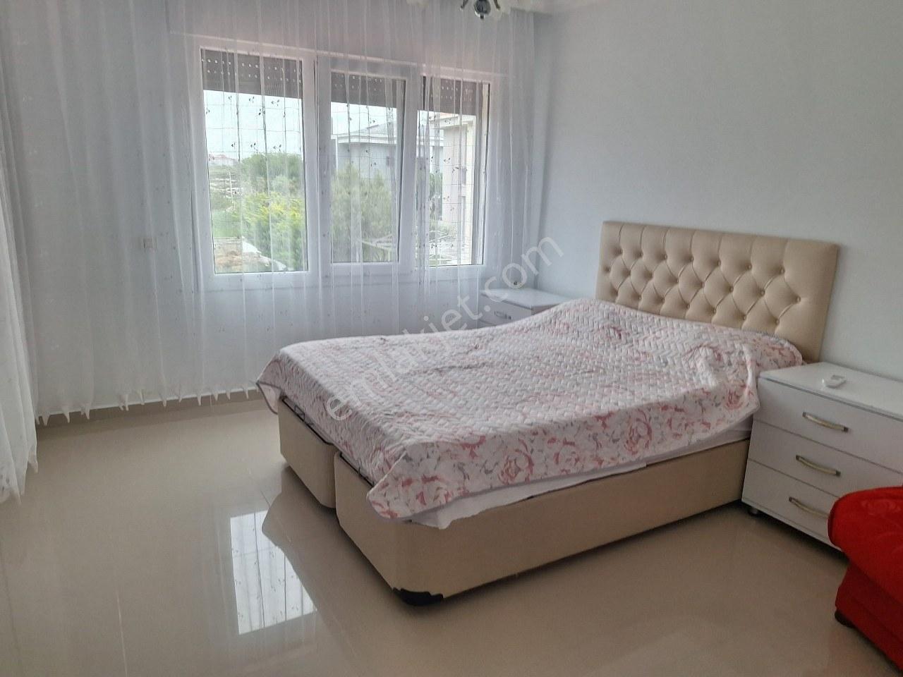 İzmir Çeşme Şifnede Havuzlu Geniş Bahçeli Kiralık Müstakil - Görsel 23