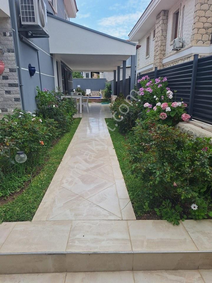 İzmir Çeşme Şifnede Havuzlu Geniş Bahçeli Kiralık Müstakil - Görsel 24