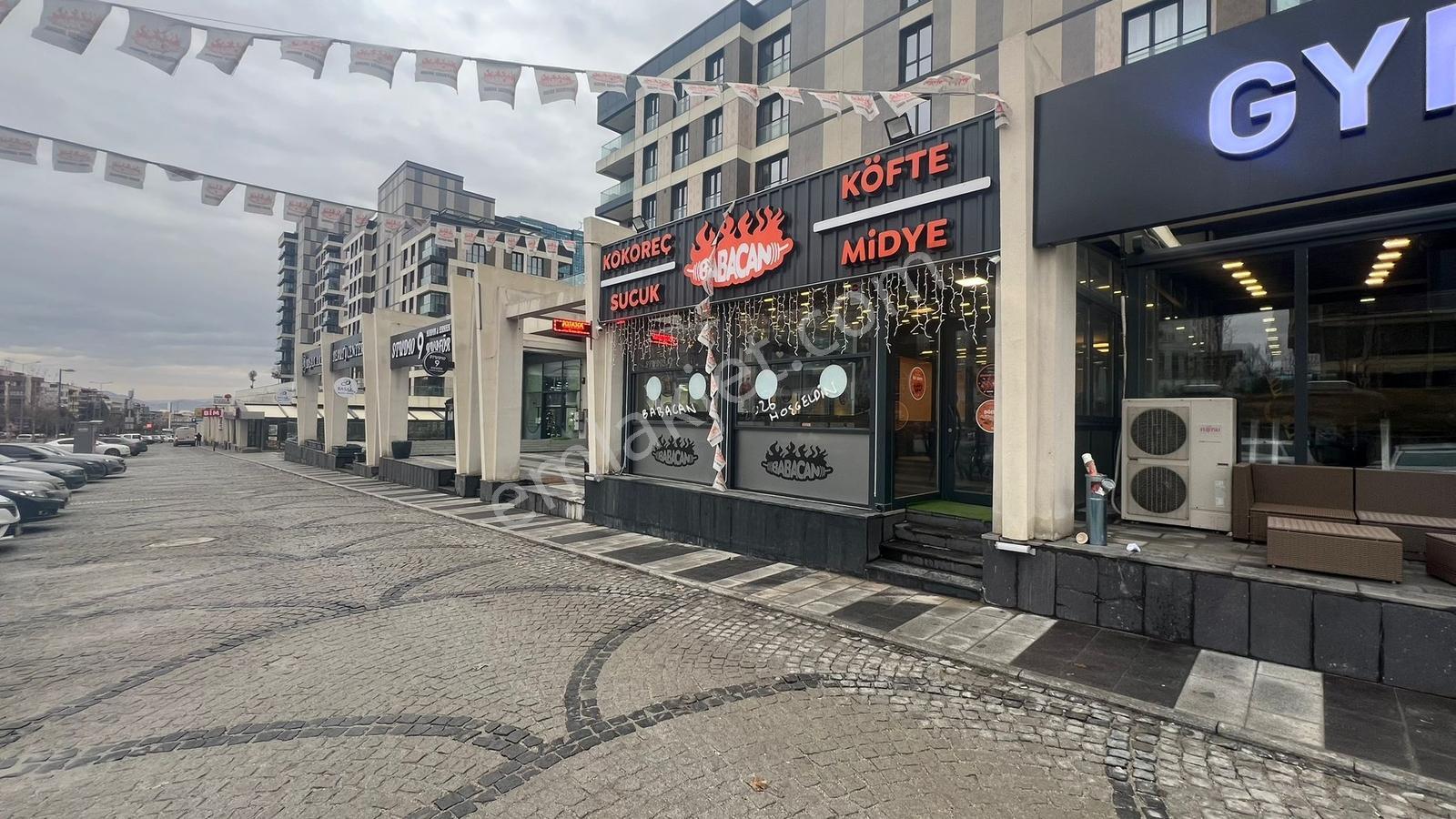 Başkent Emlak Konutları Doğukent Bulv. Yapılı Kiralık Dükkan