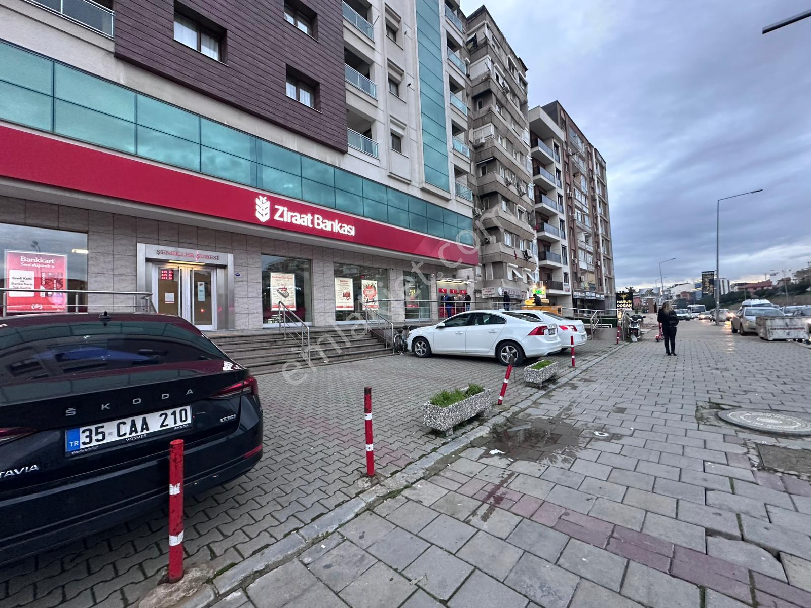 Karşıyaka Fıkrı Altay’da Anadolu Caddesı Çıft Cephelı Satılık 2+1