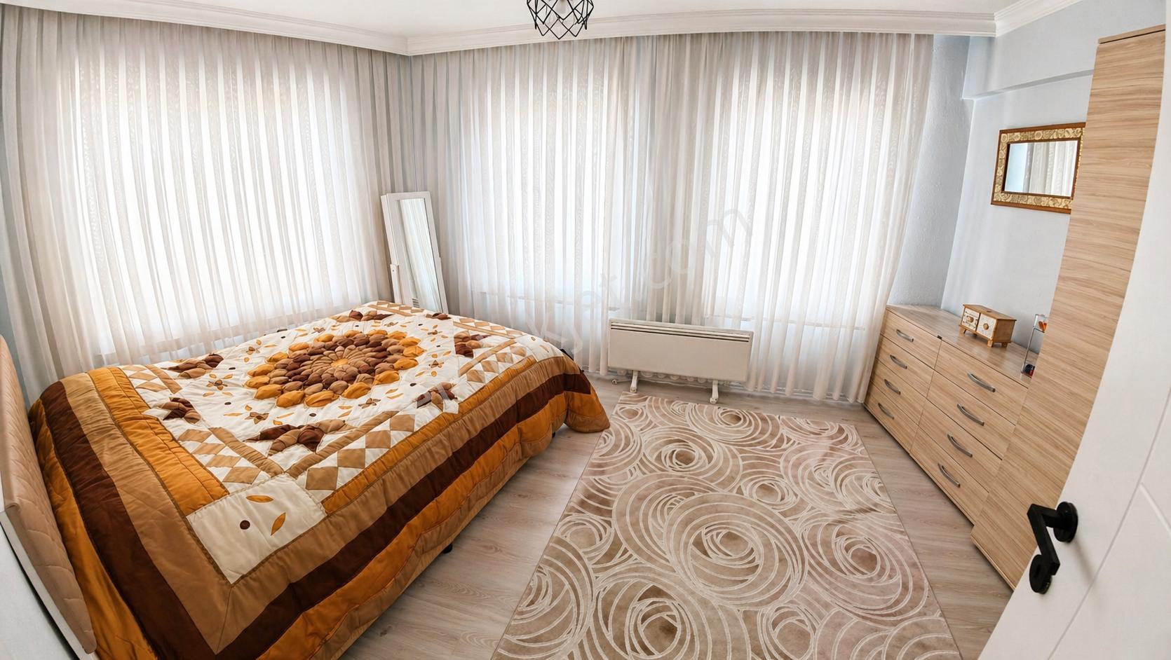 Ayvalık Merkezde 2+1 Ve 3+1 Kullanımlı 3 Katlı Bina - Görsel 23