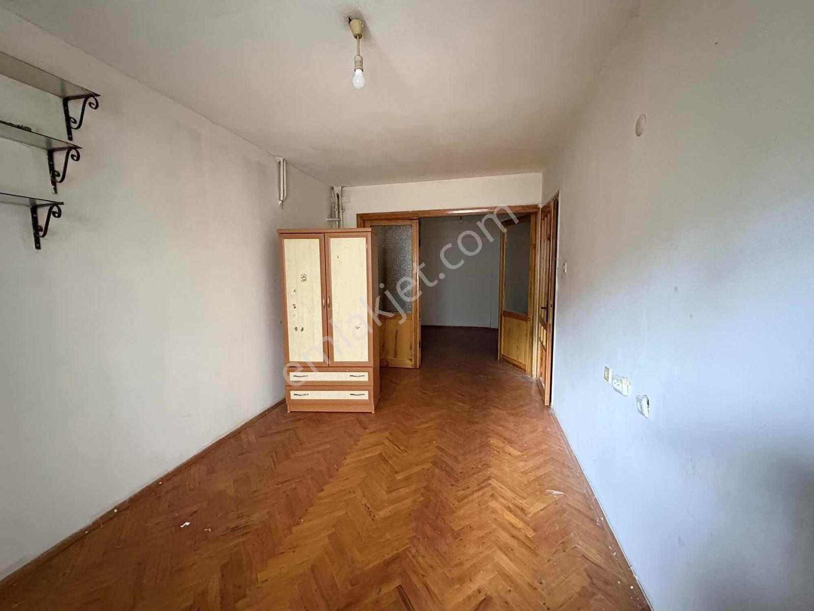 Vergi Dairesi'ne Yürüme Mesafesinde 2+1 Daire