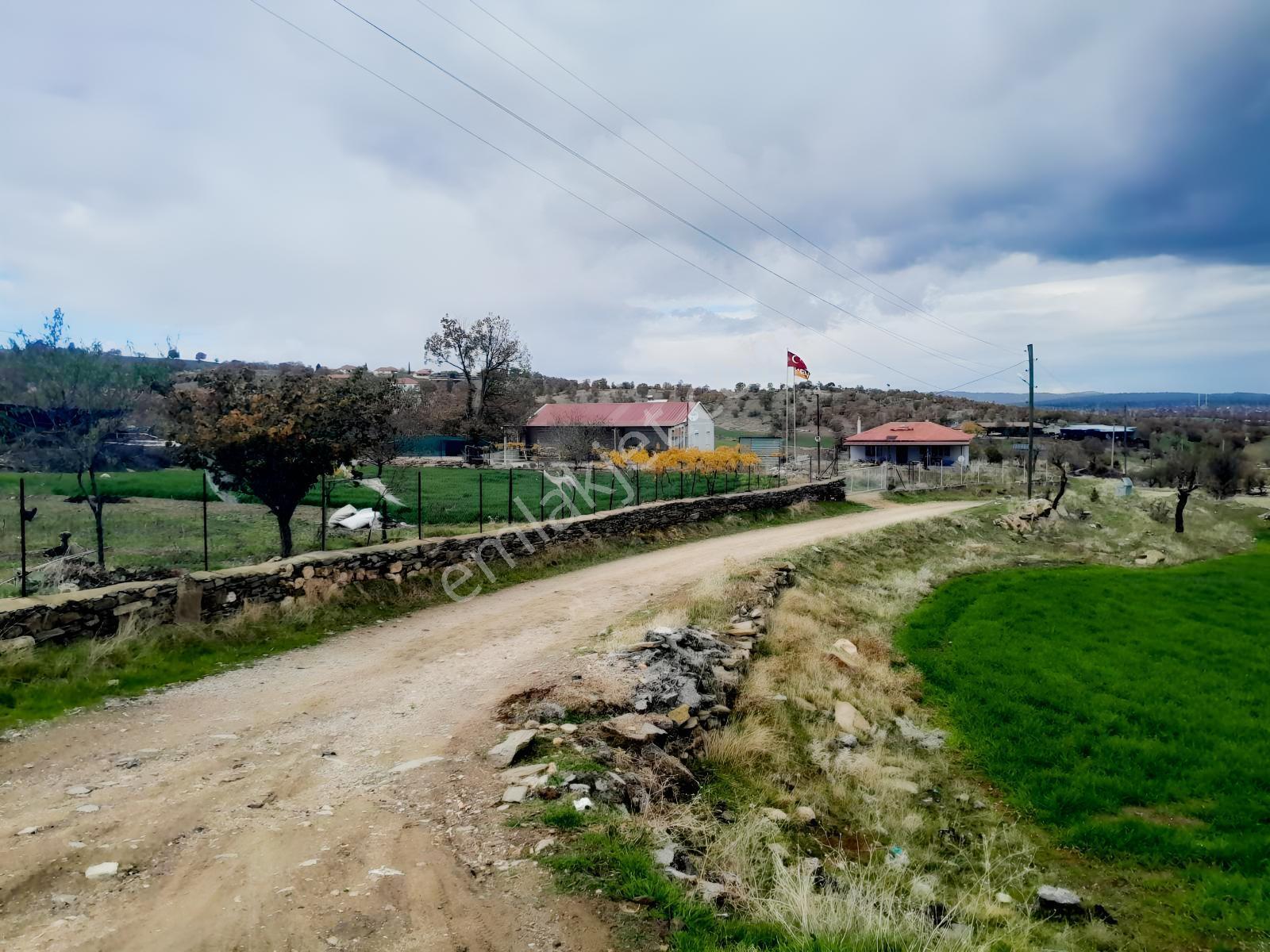 Uşak Eşme' De Araç Takasına Uygun İmarlı Satılık Arsa
