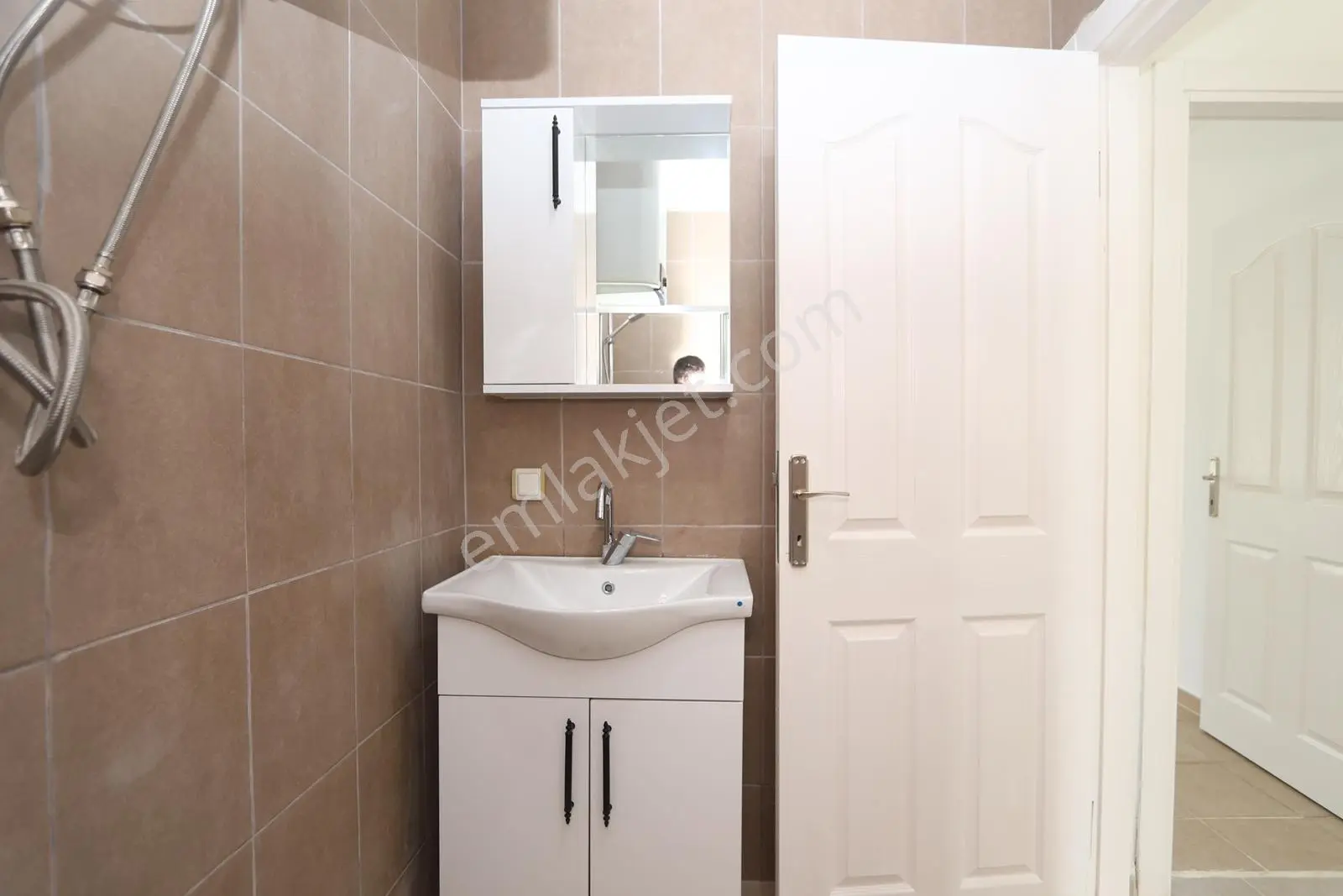 ️s-a-k-a-l-l-ı-dan Gümüşlük Merkezde 2+1 Kiralık Daire - Görsel 4
