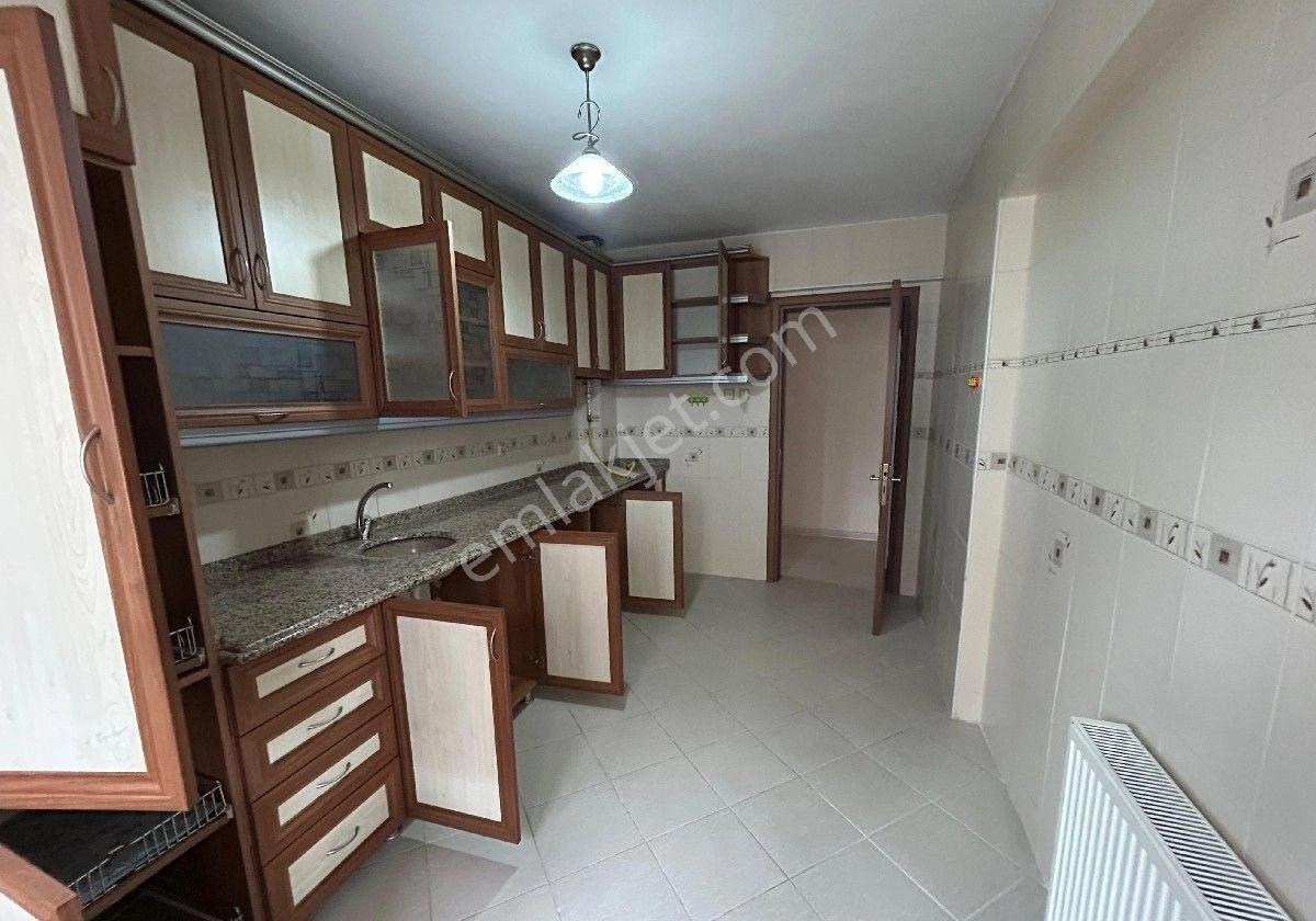 Manisa Akhisar Ulu Cami Mah.‼️ Cumartesi Pazarı 🔥gazi İlköğretim Yanı 3+1 Kiralık Daire
