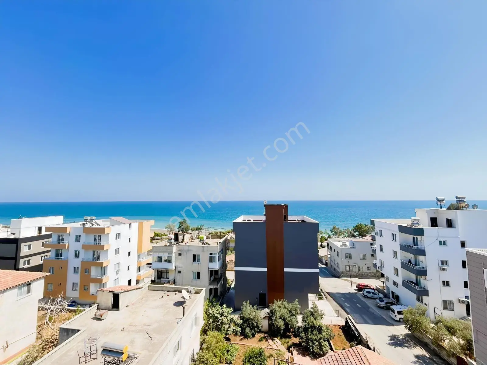 Denize 150 M Manzaralı Kısmi Eşyalı 3 Cepheli Kafa Daire