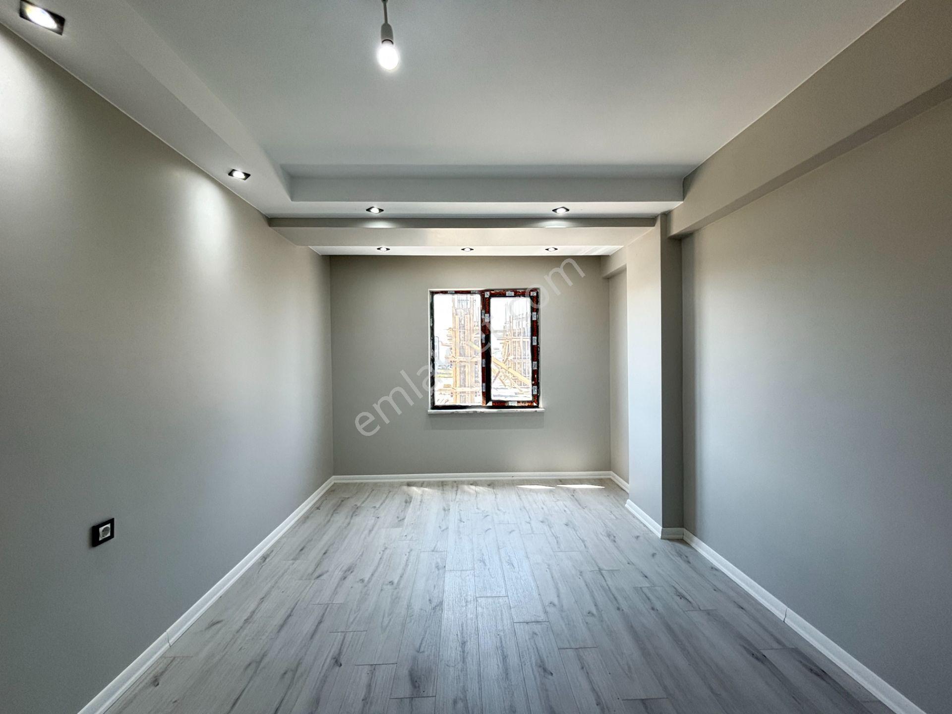 Güven'den Kapaklı'da Geniş Mutfaklı İskanlı Ön Cephe 2+1 Daire - Görsel 15