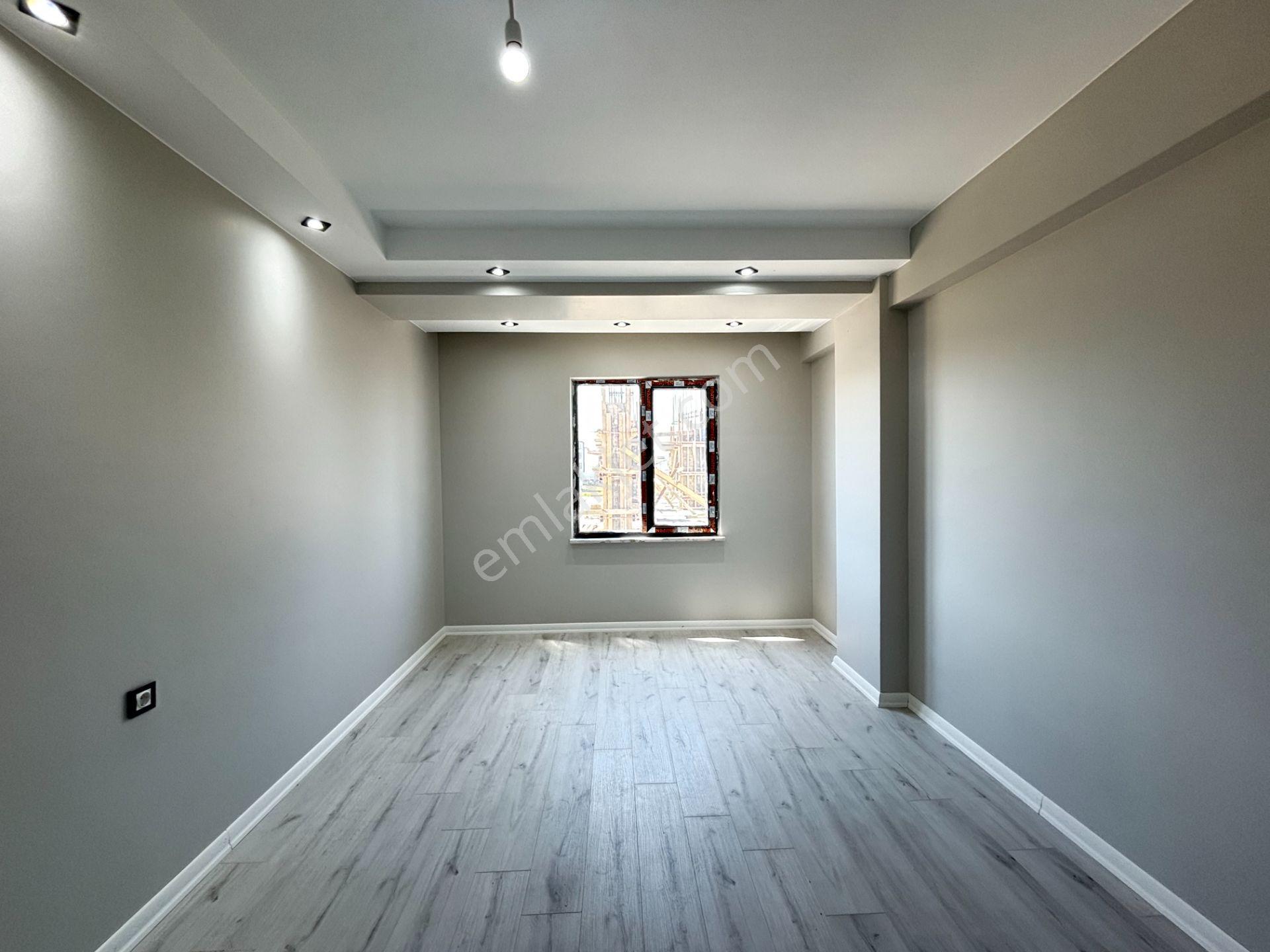 Güven'den Kapaklı'da Geniş Mutfaklı İskanlı Ön Cephe 2+1 Daire - Görsel 17