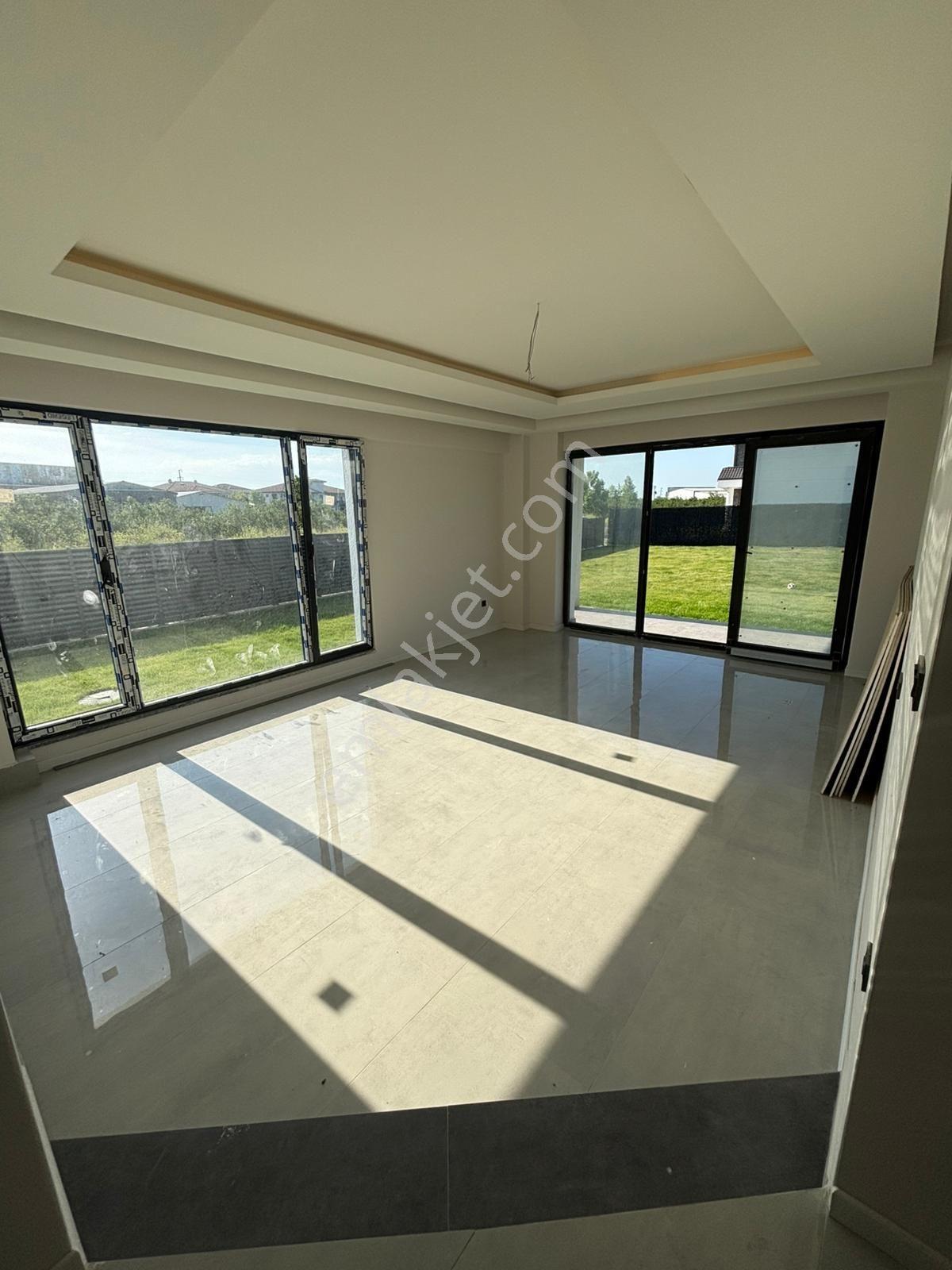 830 M2 Arsa Üzerinde.4+1 Müstakil Villa - Görsel 8