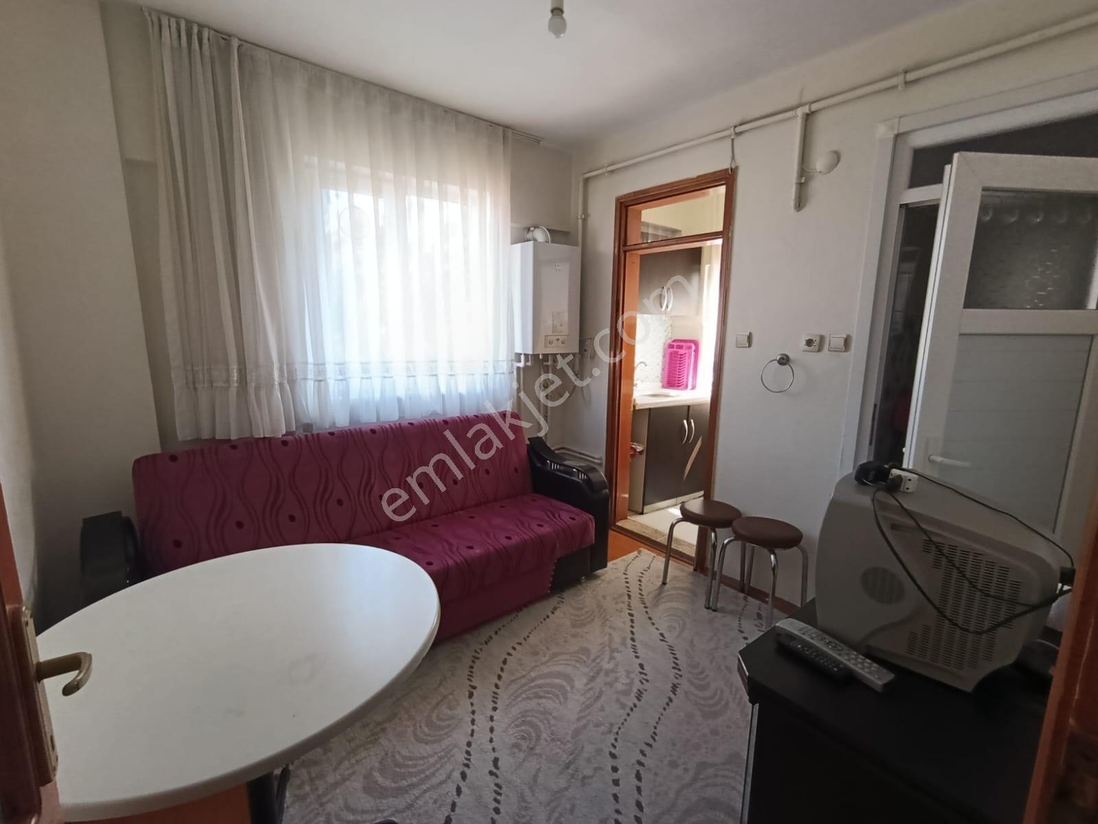 Bahçelievler Mah. Esyalı Kiralık 1+1 Daire - Görsel 2