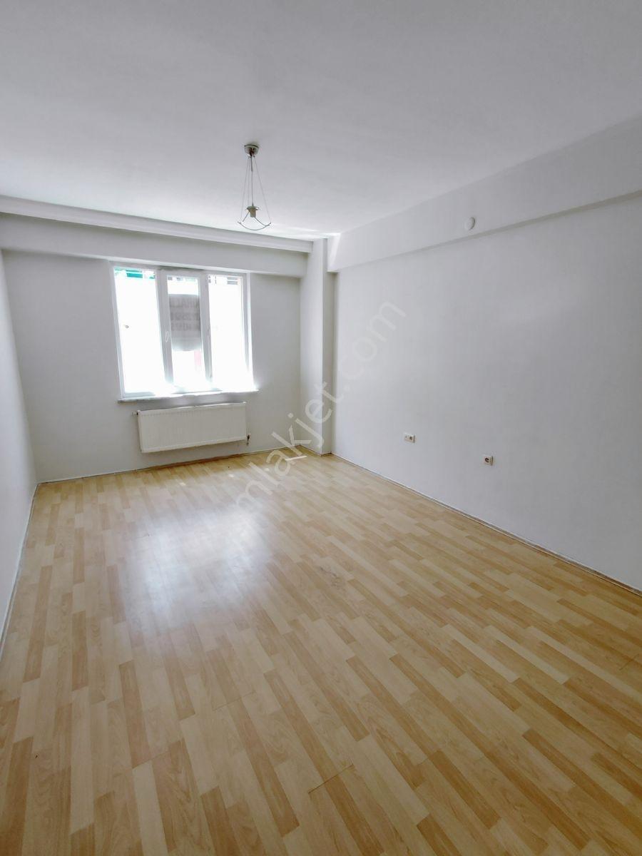 Merkezde Kiralık 2+1 Daire Espark'a 15 Dak. Sakarya Cad.1 Dak.