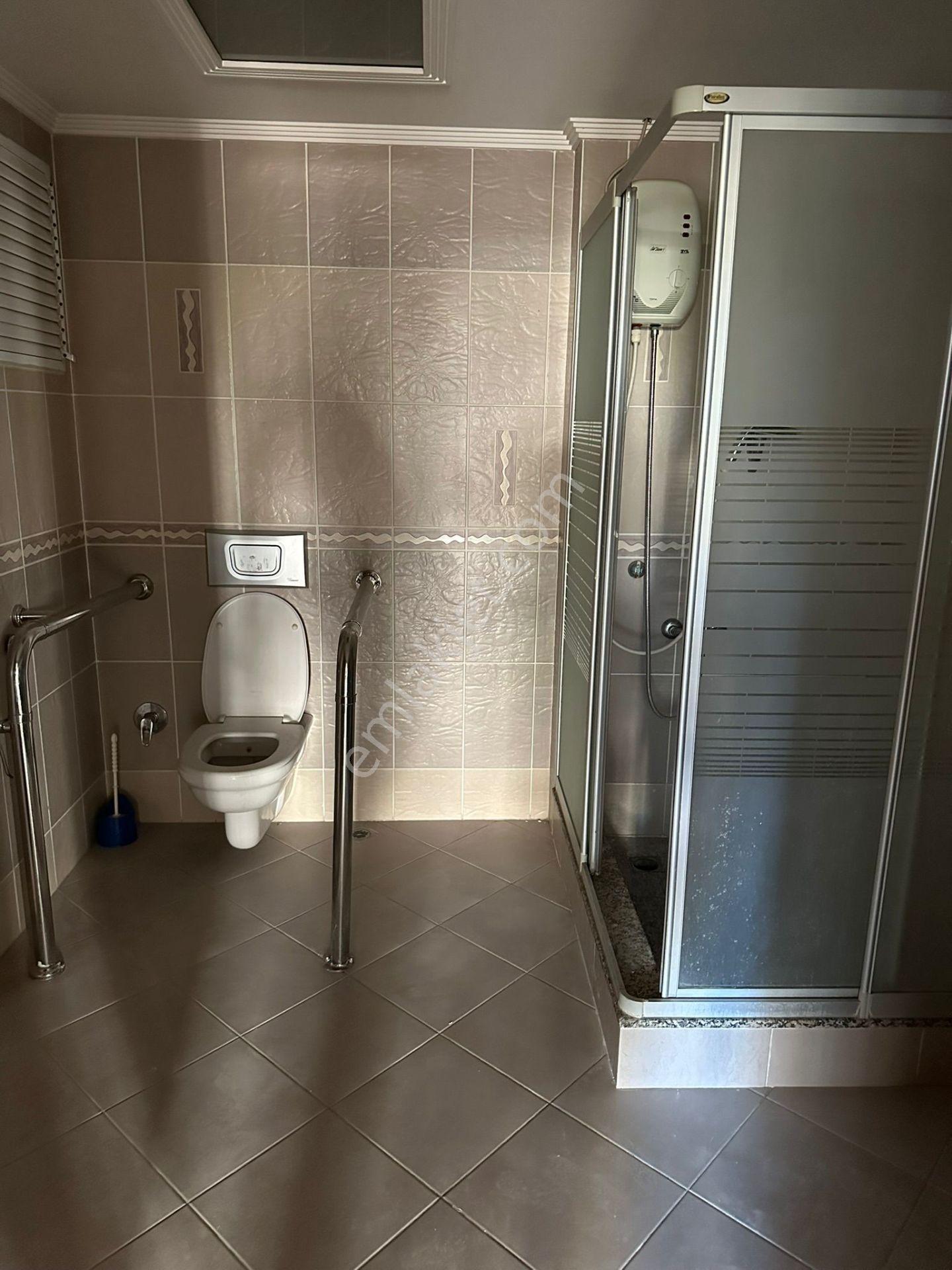 Adana Huzurevlerinde 3+1 Doğalgazlı Kombili Yakın Konumda Metroya Yakın Kiralık Fırsat Daire - Görsel 8