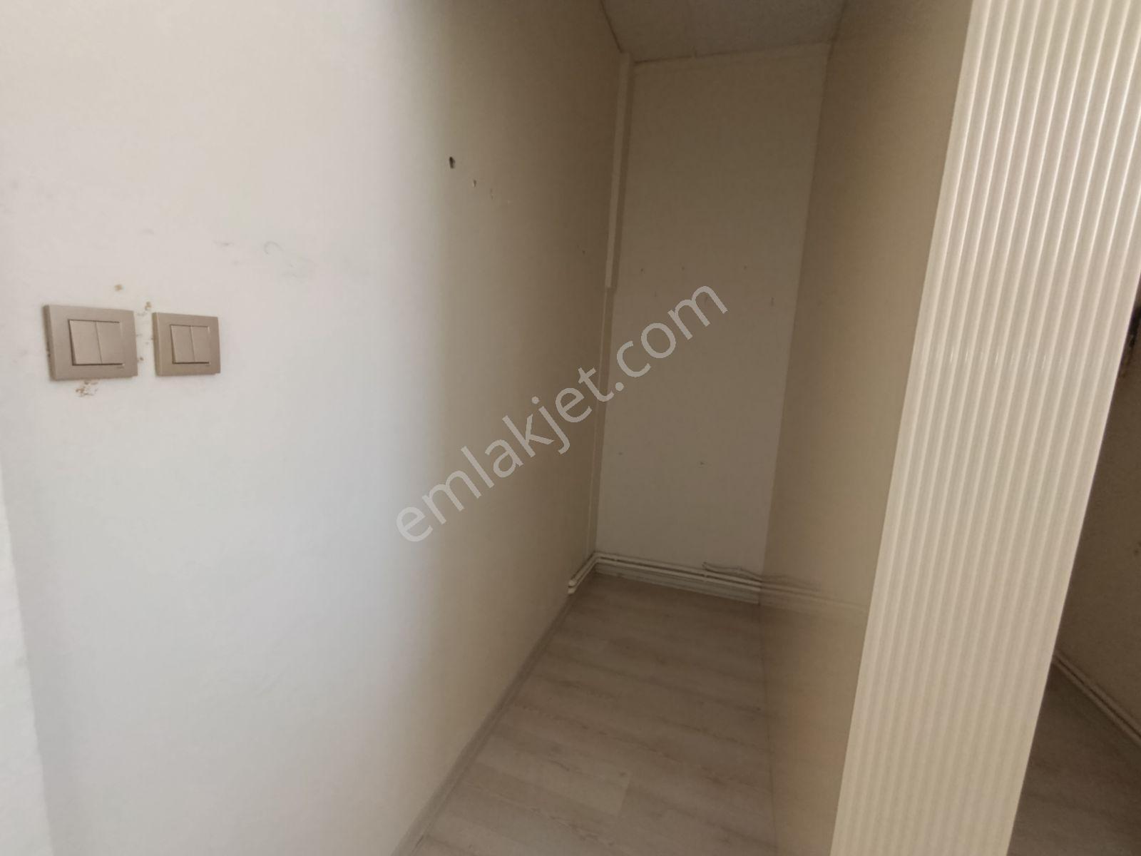 Mehmetçik Caddesi Üzerinde 70 M2 Köşe Dükkan - Görsel 15