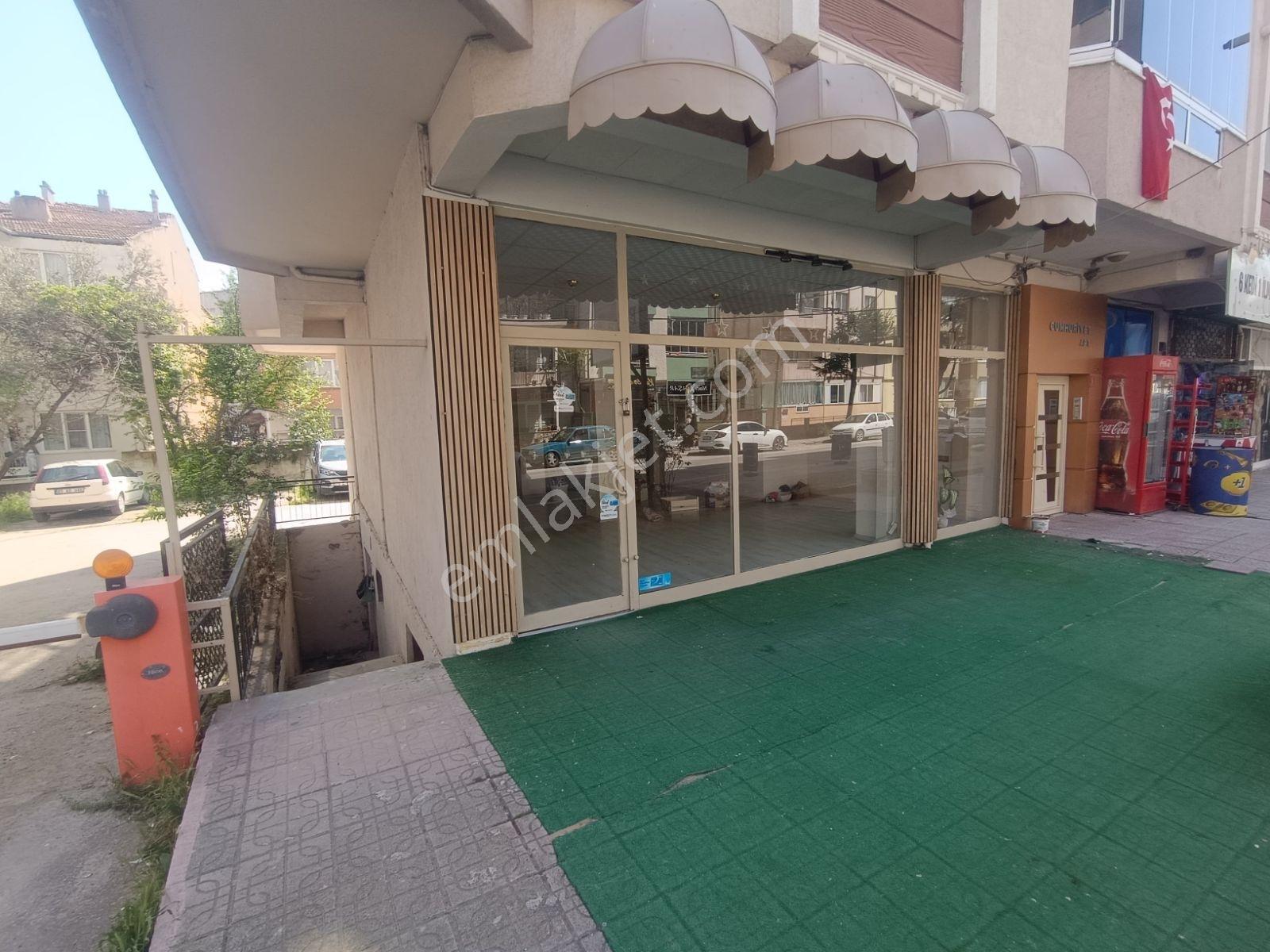 Mehmetçik Caddesi Üzerinde 70 M2 Köşe Dükkan - Görsel 3
