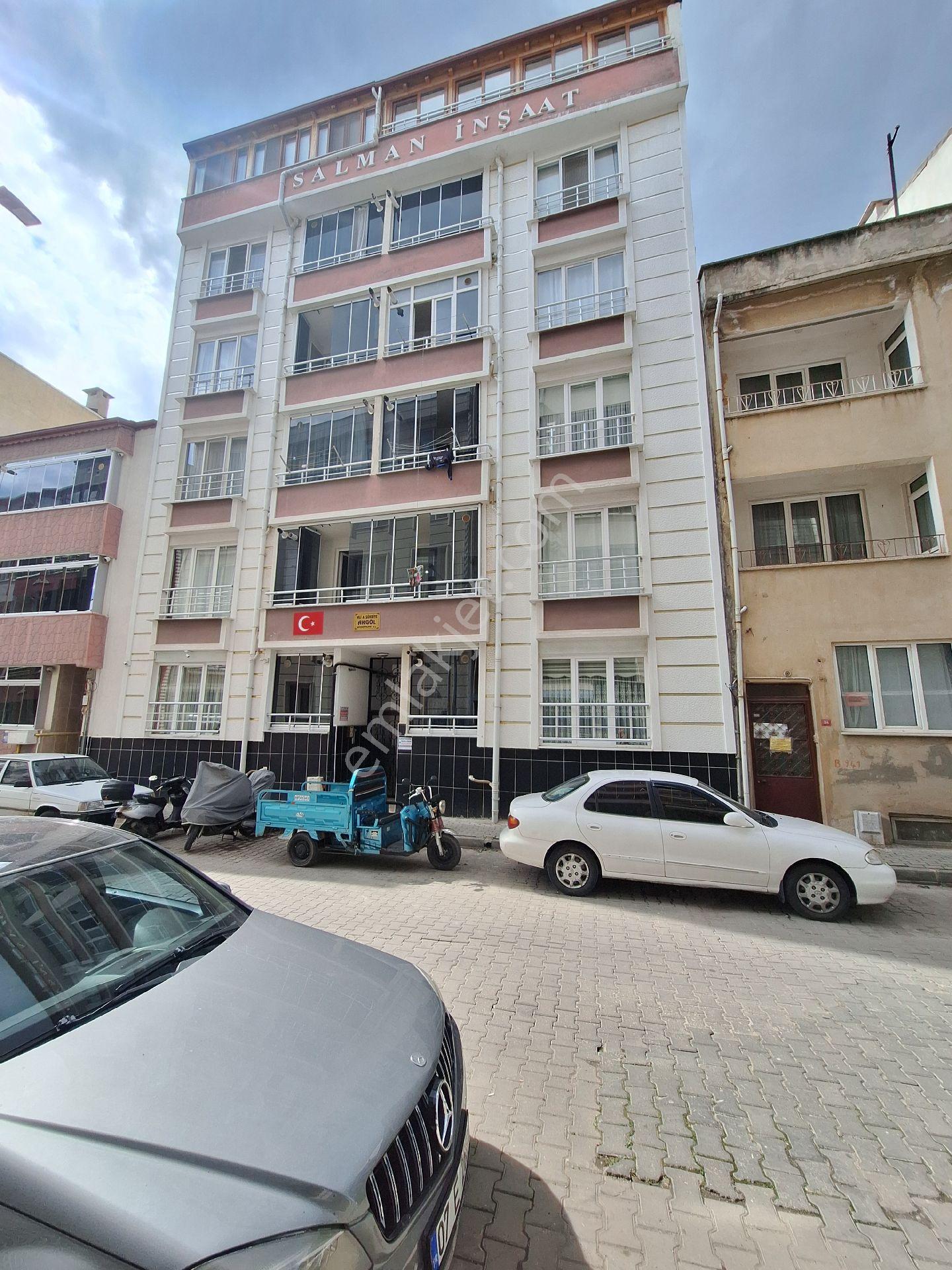 Kırklareli Merkez Çukur Sokakta 1 Daire Fiyatına Satılık Dubleks - Görsel 2