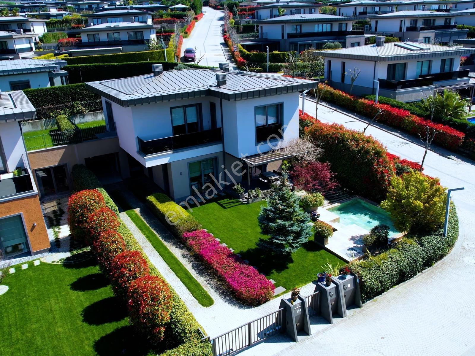 Mesa Nurol Yeşilyaka Da Özel Tasarım 5+1 Eşyalı Köşe Villa - Görsel 2