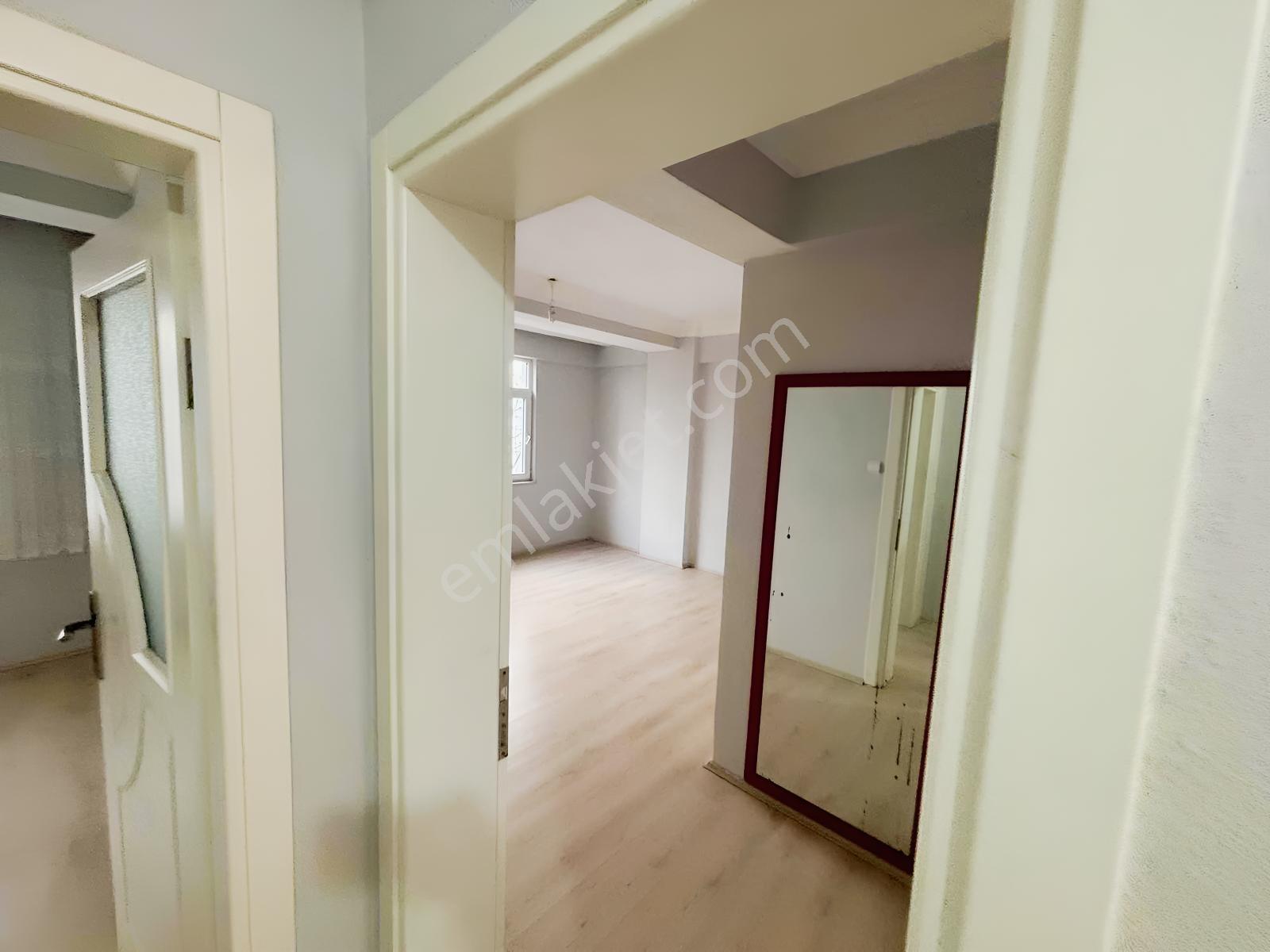 Mevlana Mah.de Kiralık Arakatta Mutfak Salon Ayrı 2+1 Daire - Görsel 8