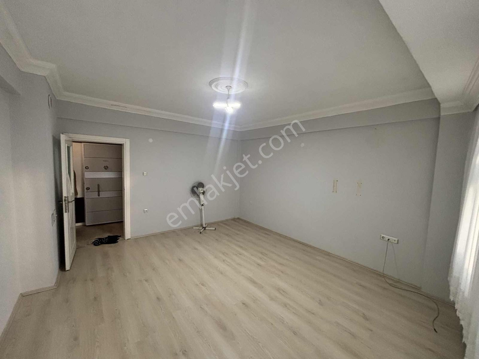 Mevlana Mah.de Kiralık Arakatta Mutfak Salon Ayrı 2+1 Daire - Görsel 18