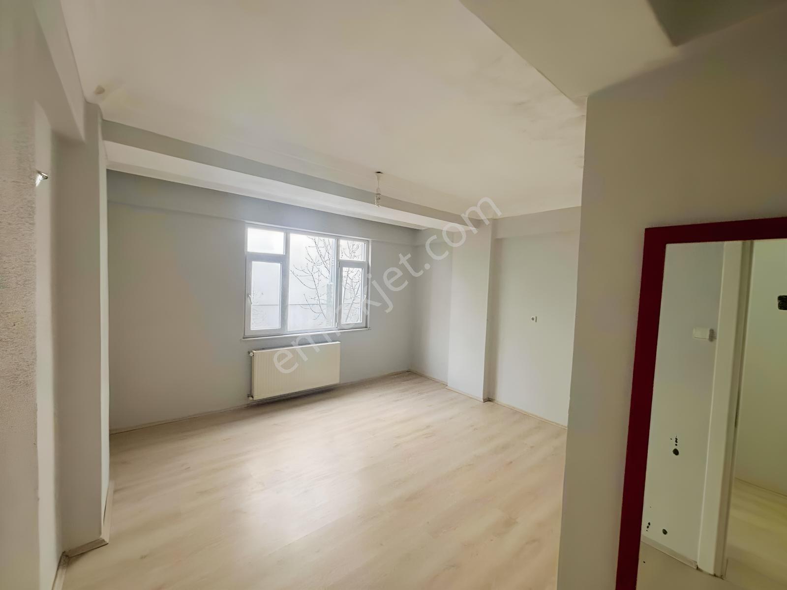 Mevlana Mah.de Kiralık Arakatta Mutfak Salon Ayrı 2+1 Daire - Görsel 15