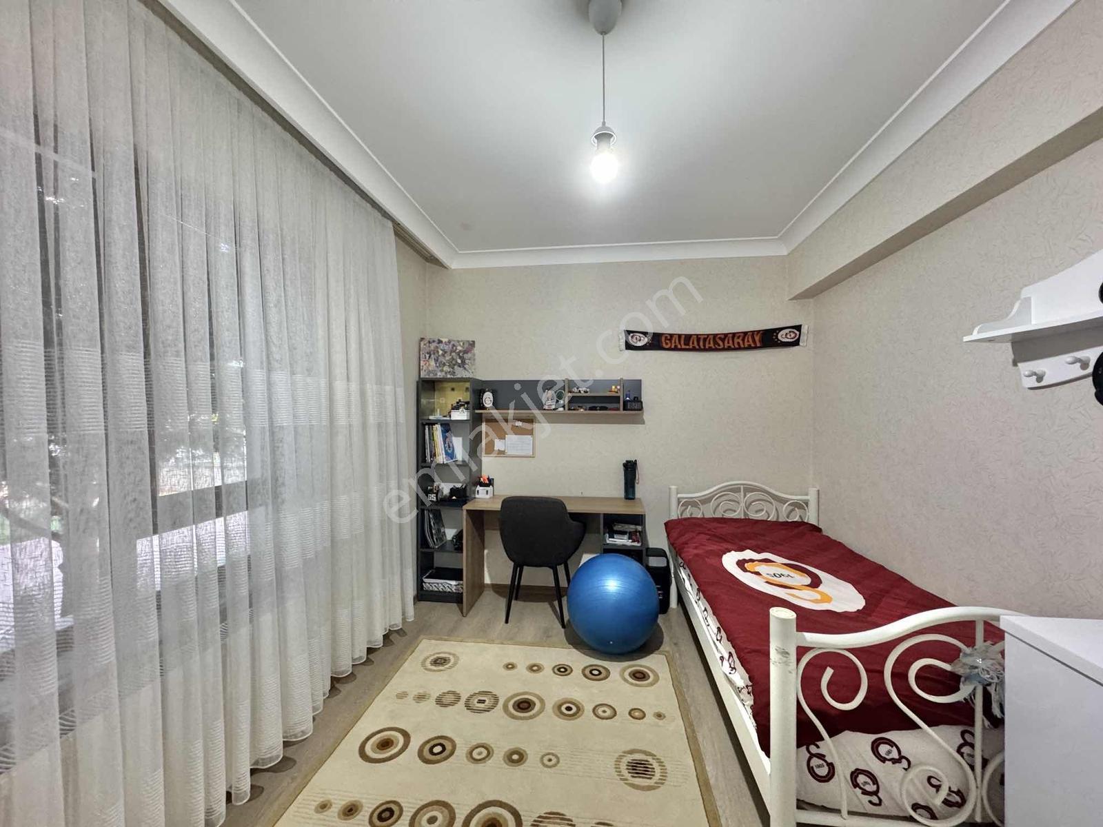 Beyoğlu'ndan Merkezi Lokasyonda E.banyolu,teras Balkon Kök Tapu - Görsel 19