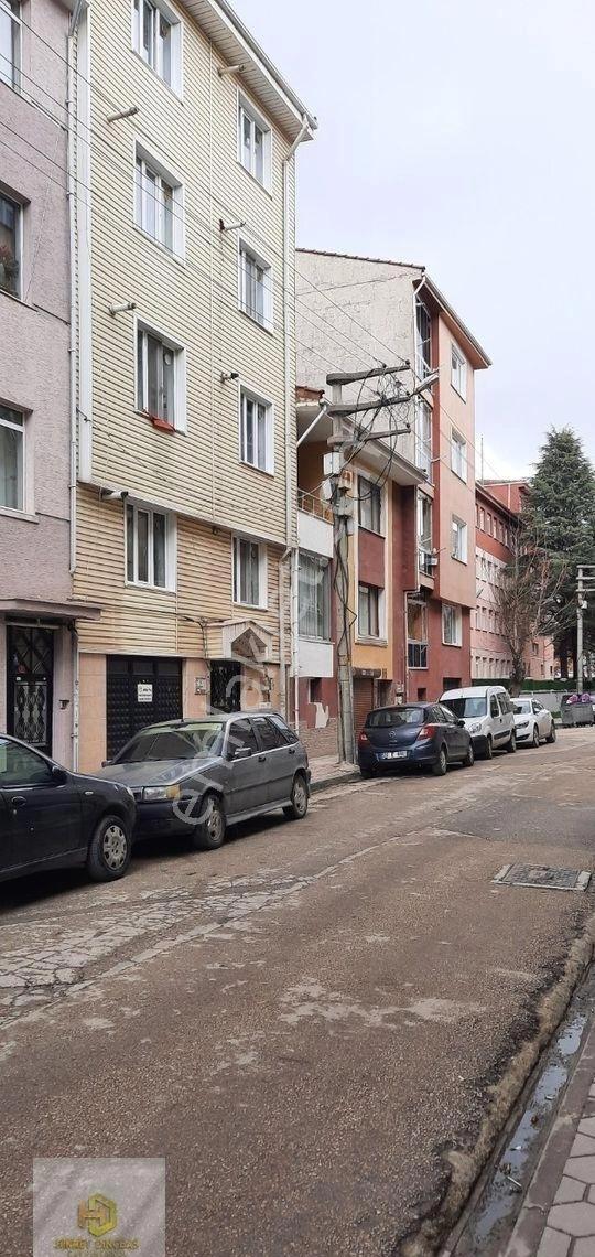 Fatih Mahallesinde Gaffar Okkan Caddesi Yakını Satılık 2+1 Eşyalı Daire