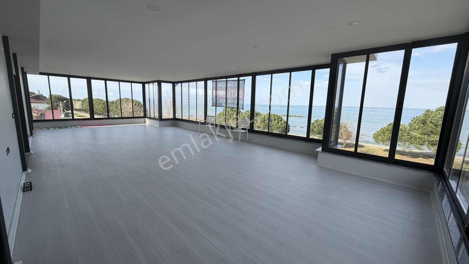 Çatalçam'da Denize Sıfır Triblex Havuzlu Lüks Villa - Görsel 33