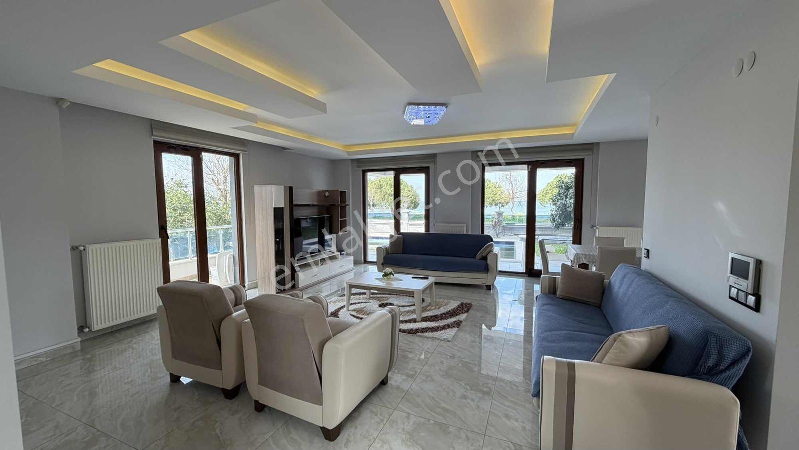 Çatalçam'da Denize Sıfır Triblex Havuzlu Lüks Villa - Görsel 17