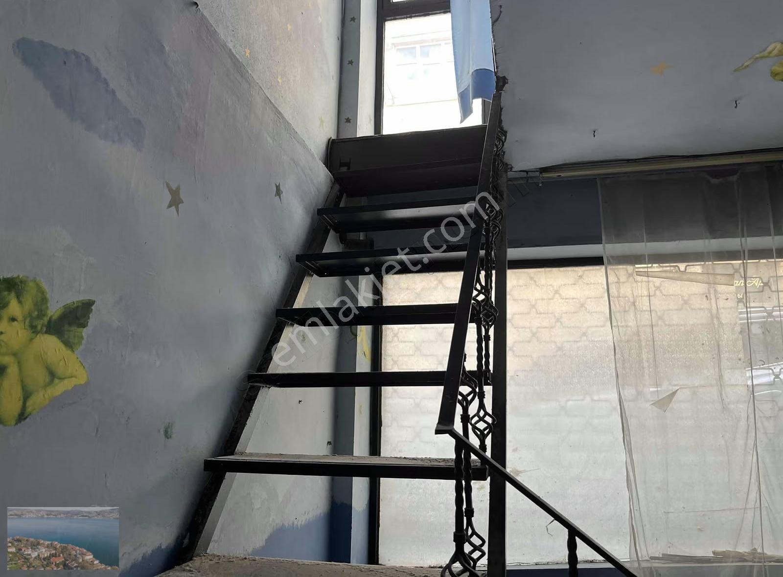 Kocamustafa Paşa 'da Merkezi Konumda 70 M2 Satılık Giriş Dükkan - Görsel 3