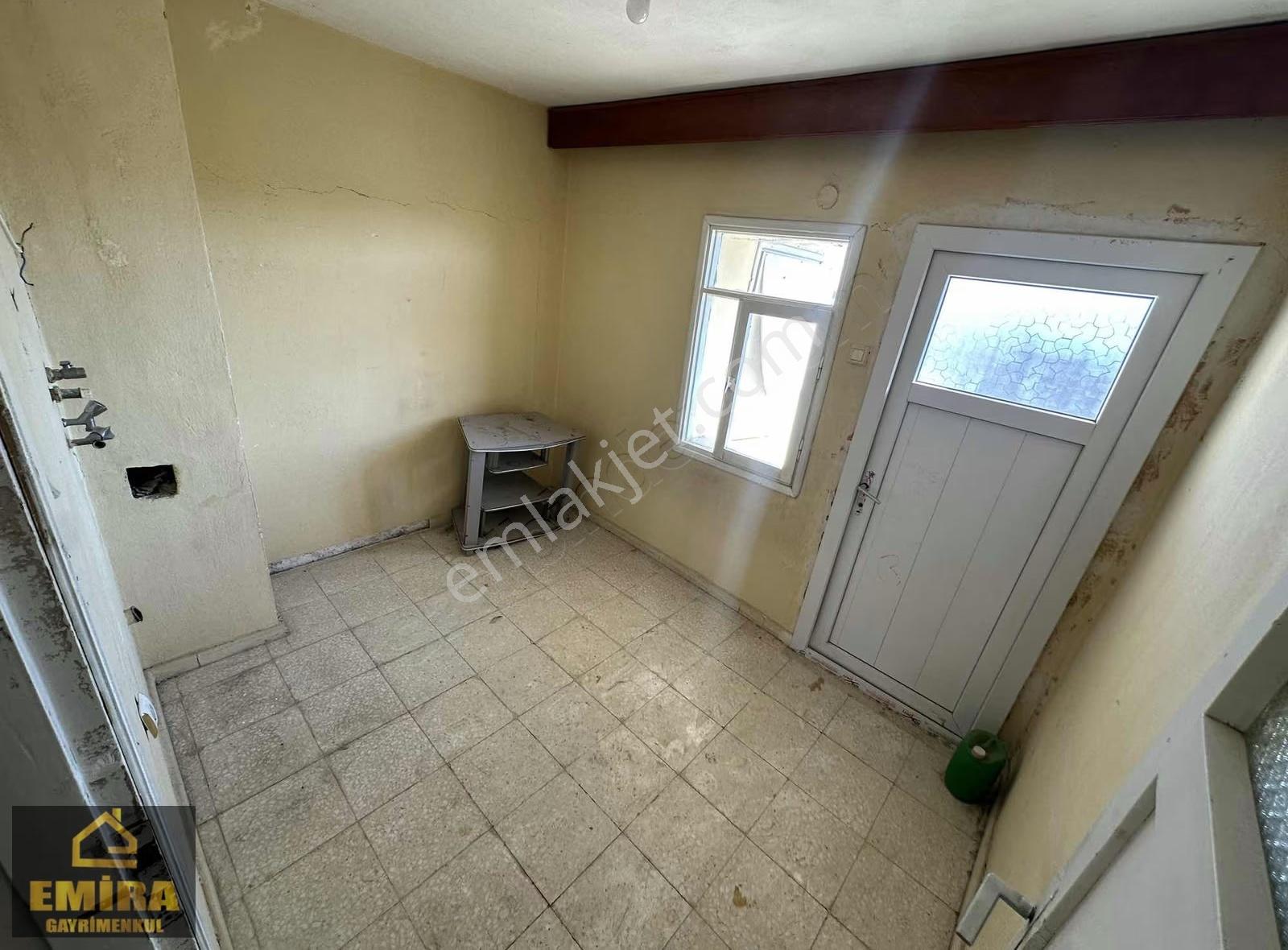Belediye Evleri Polis Lojmanı Yanı 2+1 Köşe - Görsel 15
