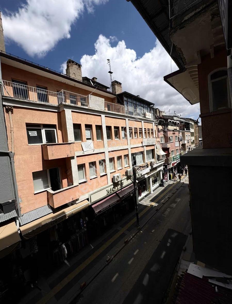 Kabze Emlaktan Bankalar Caddesinde Kiralık Büro - Görsel 17