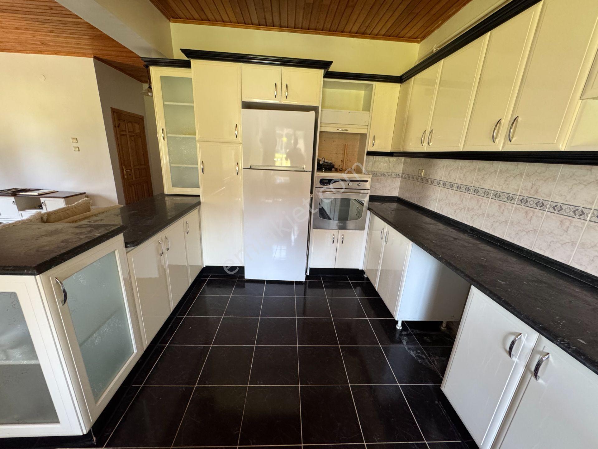 Kırkpınar’da Site İçinde Eşyalı Ve Mobilyalı Yıllık Kiralık Villa - Görsel 16
