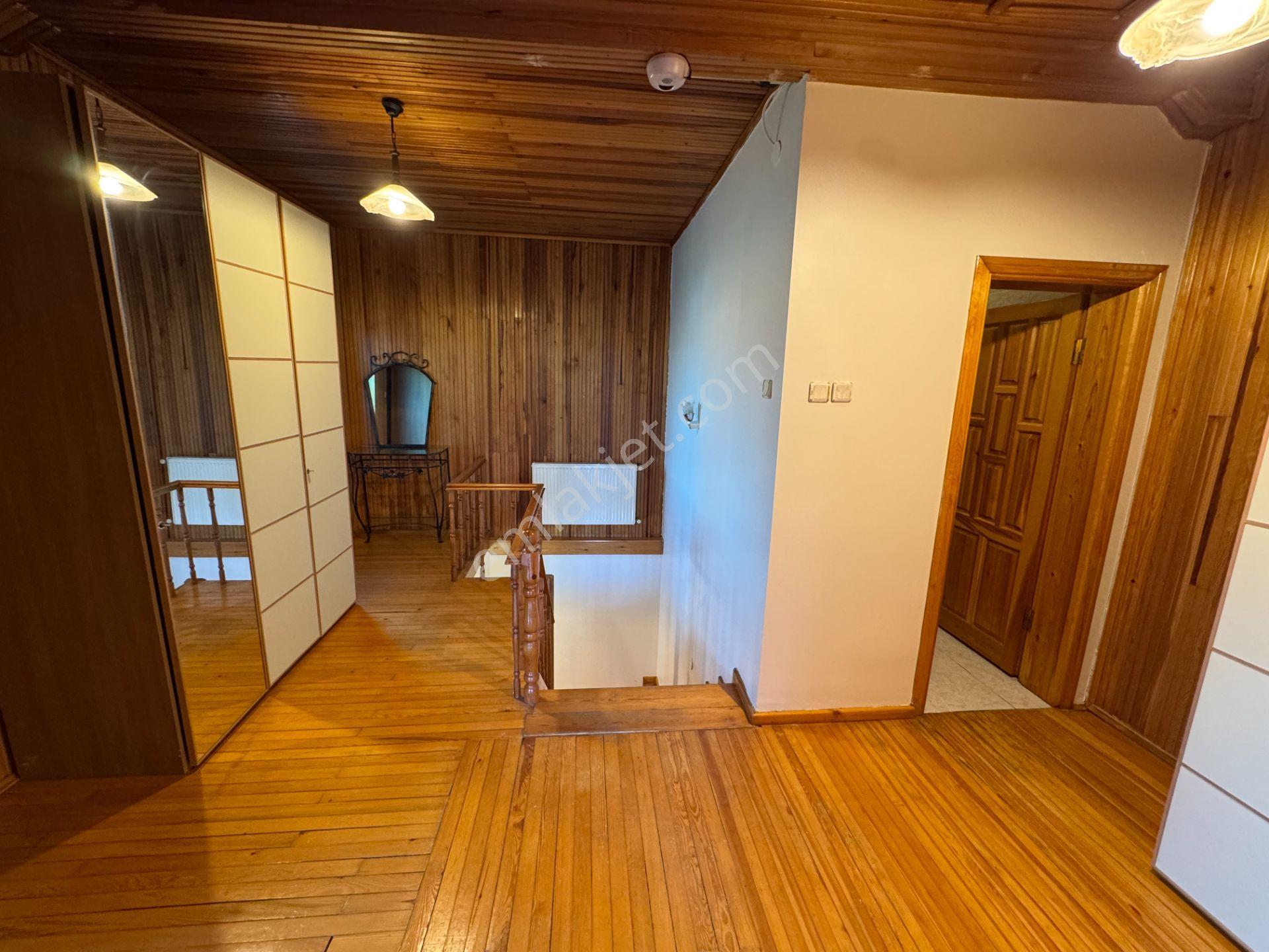 Kırkpınar’da Site İçinde Eşyalı Ve Mobilyalı Yıllık Kiralık Villa - Görsel 33