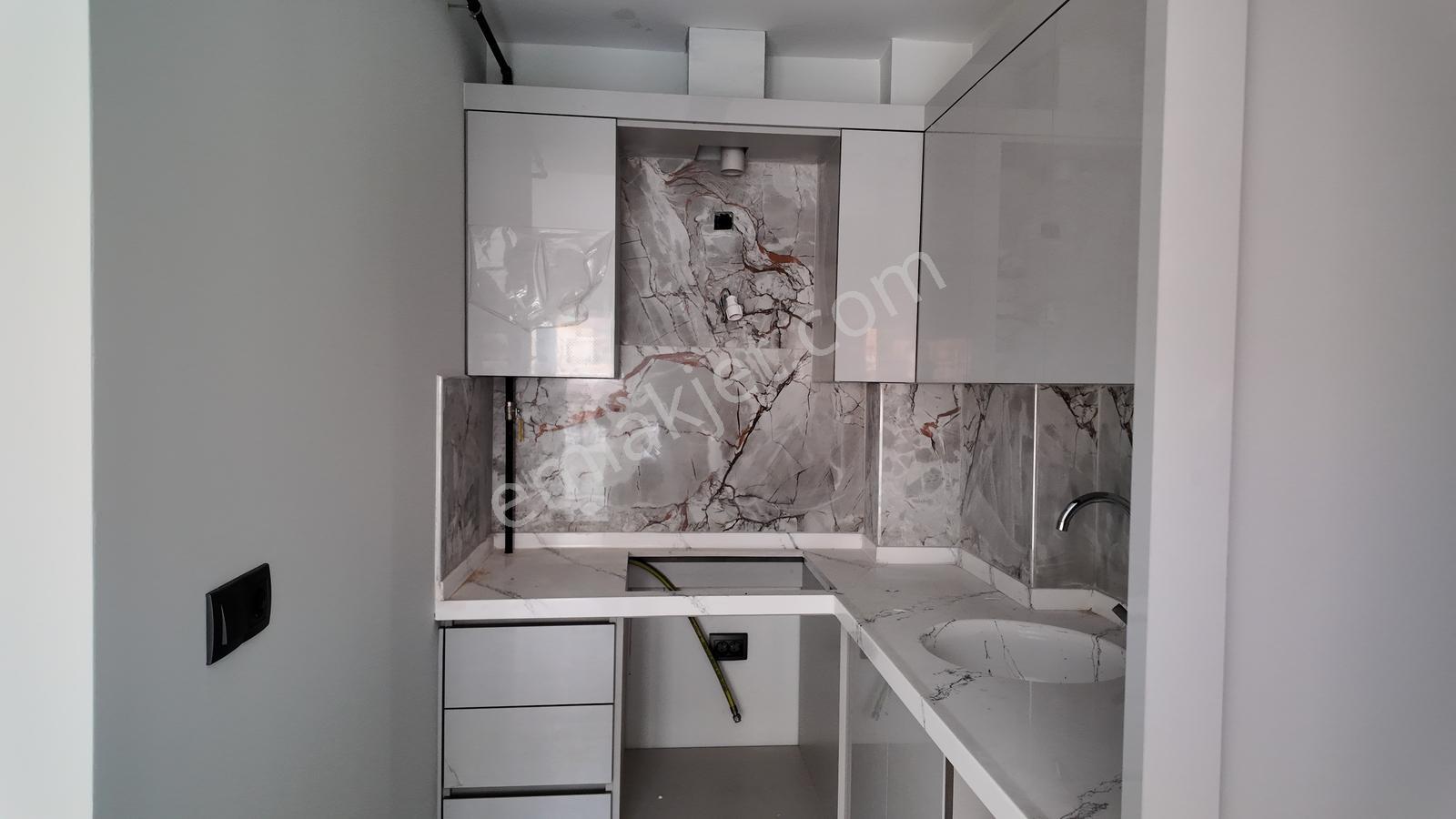 Mesudiye Mahallesi'nde 1+1 Kiralık Yeni Bina, Ön Cephe! - Görsel 19