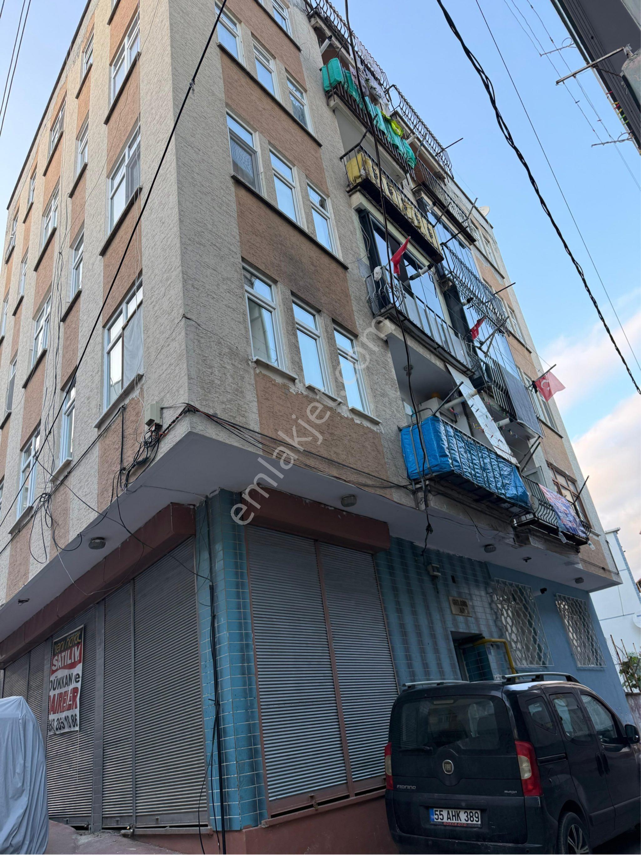 İlyaskoy Mahallesinde İci Temiz Satılık Daire