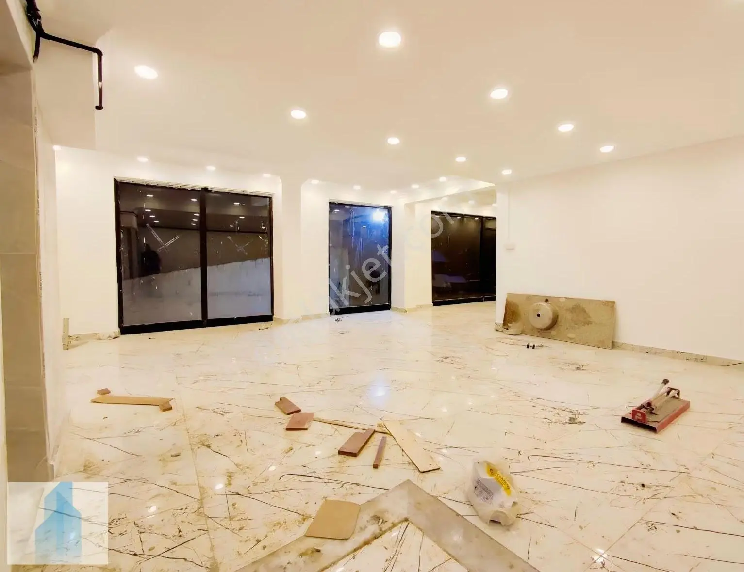 Bağcılar Merkez Mahallesi De Kiralık 550 M² Dükkan - Görsel 5