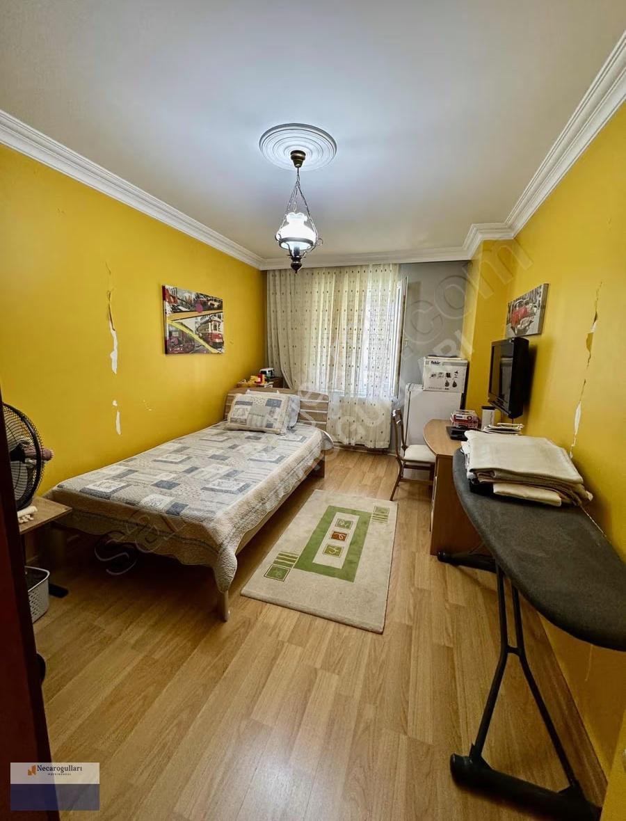 Necaroğullarından Diçlekent Caddesi İş Bankası Yanı 3+1 Daire - Görsel 3
