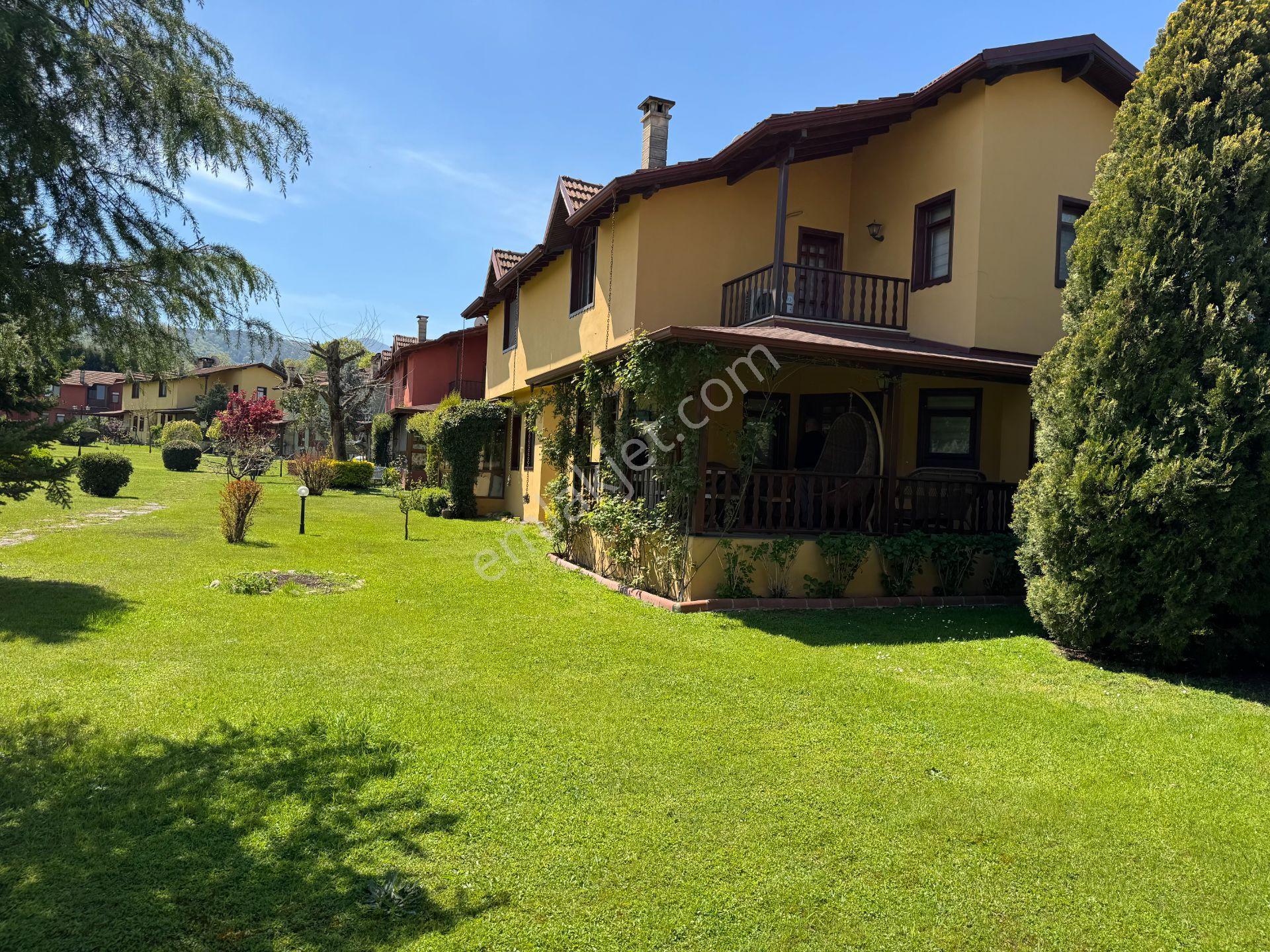 Sapanca Kırkpınar’da Site İçinde Satılık Villa…