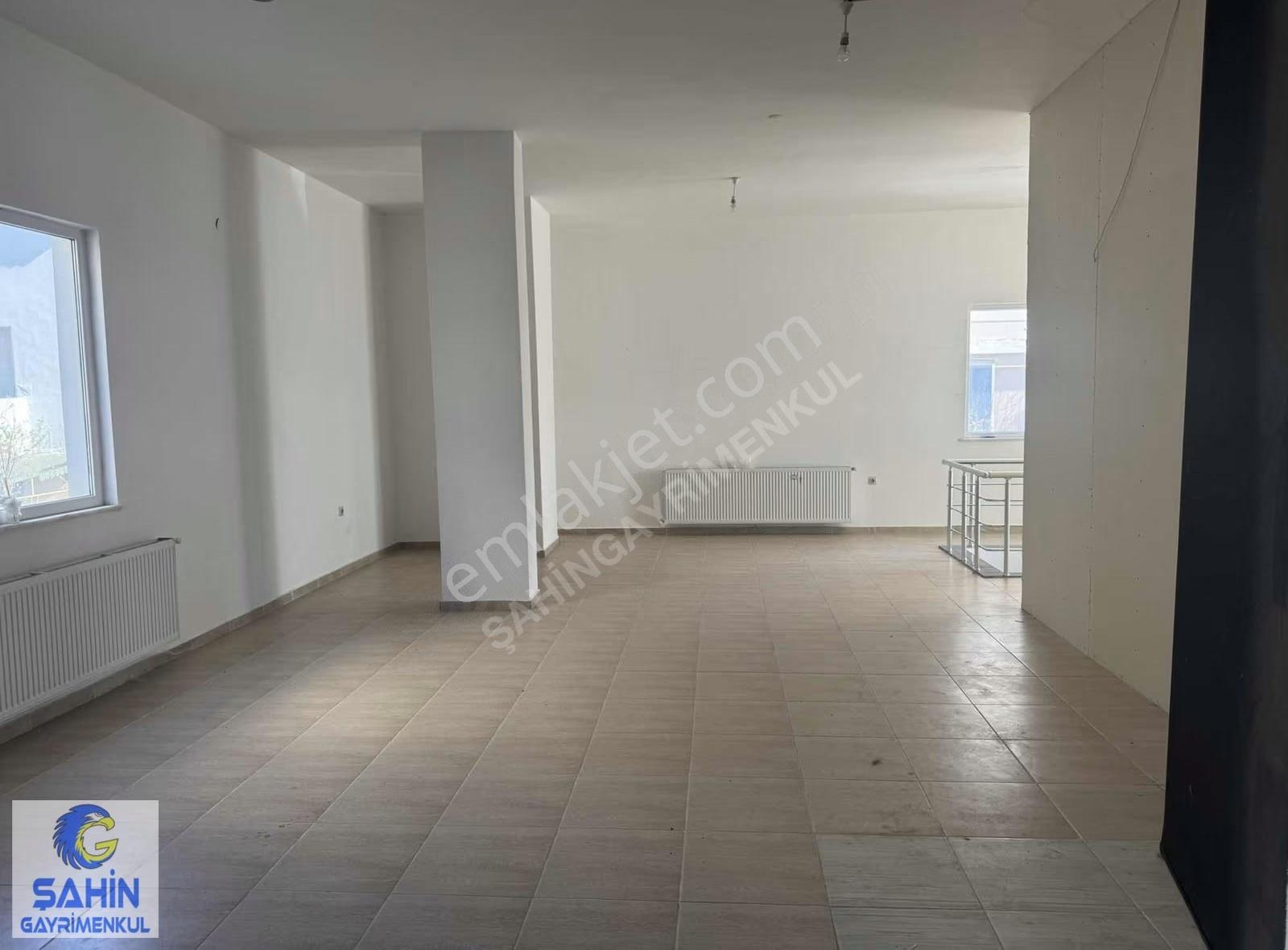 Tramvaya Cephe Kiralık İşyeri - Görsel 6