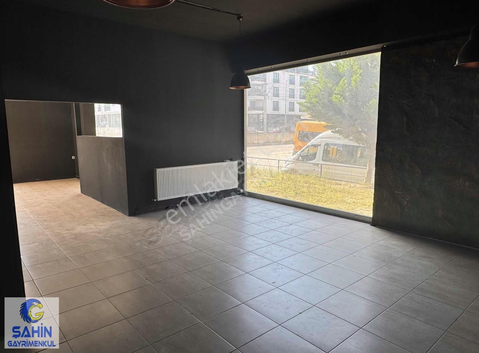 Tramvaya Cephe Kiralık İşyeri - Görsel 3
