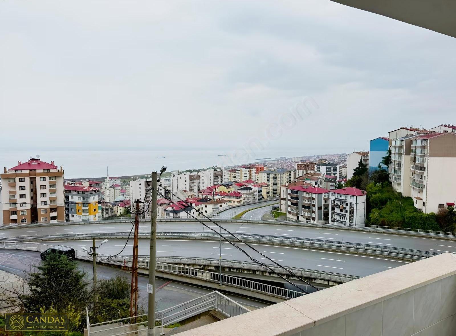 Karşıyaka'da Merkezi Konumda Deniz Manzaralı Kiralık 3+1