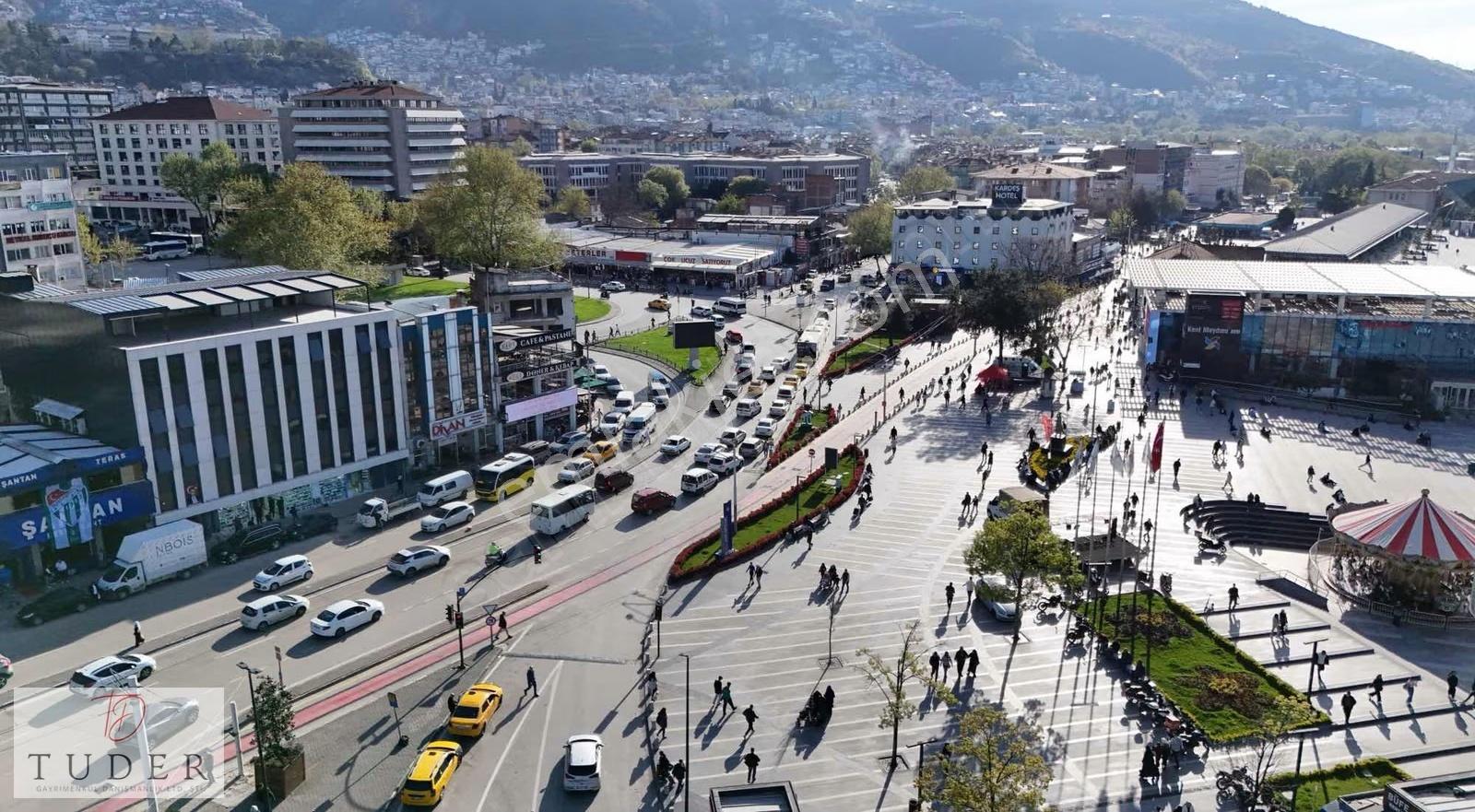 Takasa Uygun Kent Meydanında 3 Katlı Devren Kiralık Dükkan - Görsel 5