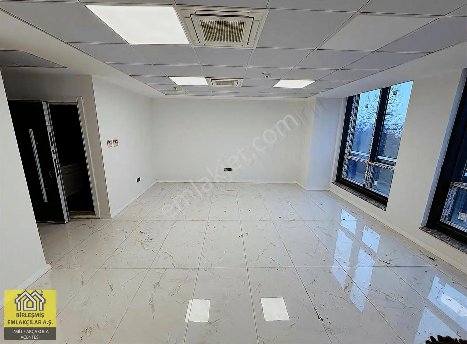 İzmit Sapphire Plaza'da 47m2 Satılık Ofis - Görsel 2