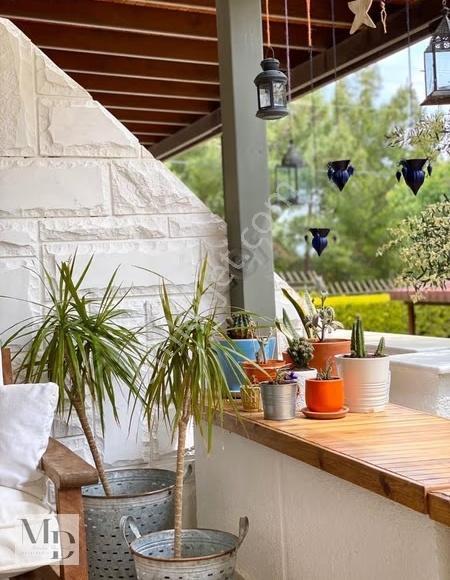 Ayayorgi-boyalık Arası Deniz Manzaralı Sitede Kiralık Villa - Görsel 28