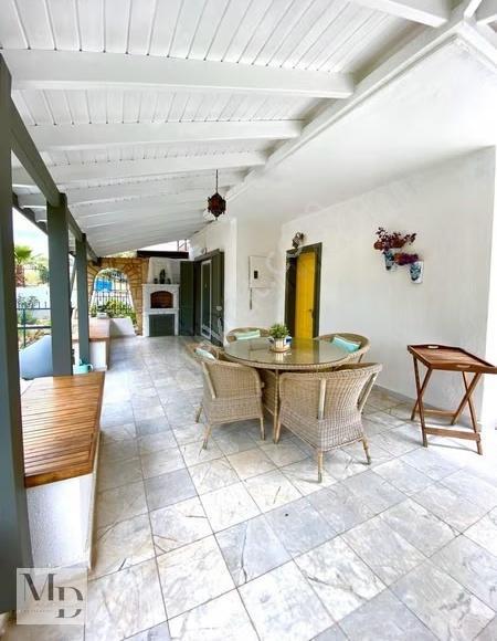 Ayayorgi-boyalık Arası Deniz Manzaralı Sitede Kiralık Villa - Görsel 2