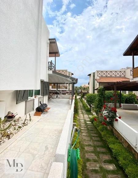 Ayayorgi-boyalık Arası Deniz Manzaralı Sitede Kiralık Villa - Görsel 15